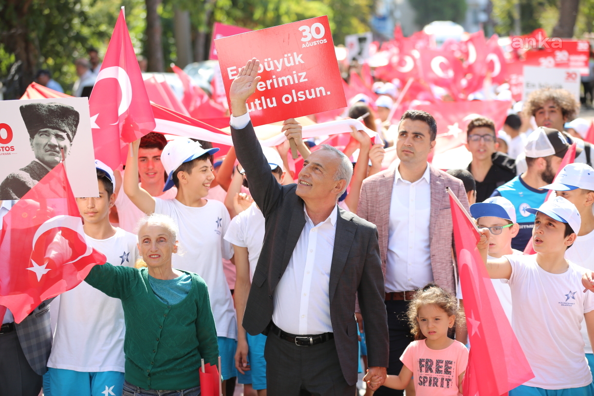 KÜÇÜKÇEKMECE BELEDİYESİ'NDEN SORUŞTURMA AÇILAN PARK İLE İLGİLİ AÇIKLAMA