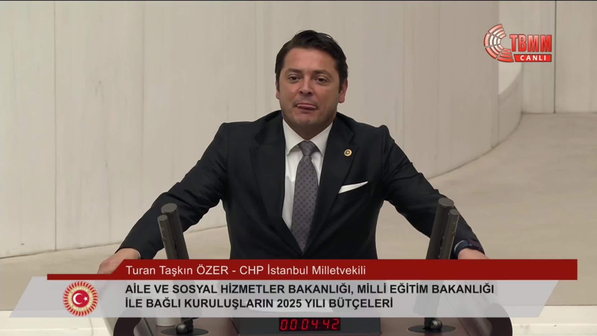 TBMM Genel Kurulu... CHP'li Özer'den Bakan Tekin'e: "Derdiniz anti-laik, cumhuriyet karşıtı projenizi hayata geçirmek"