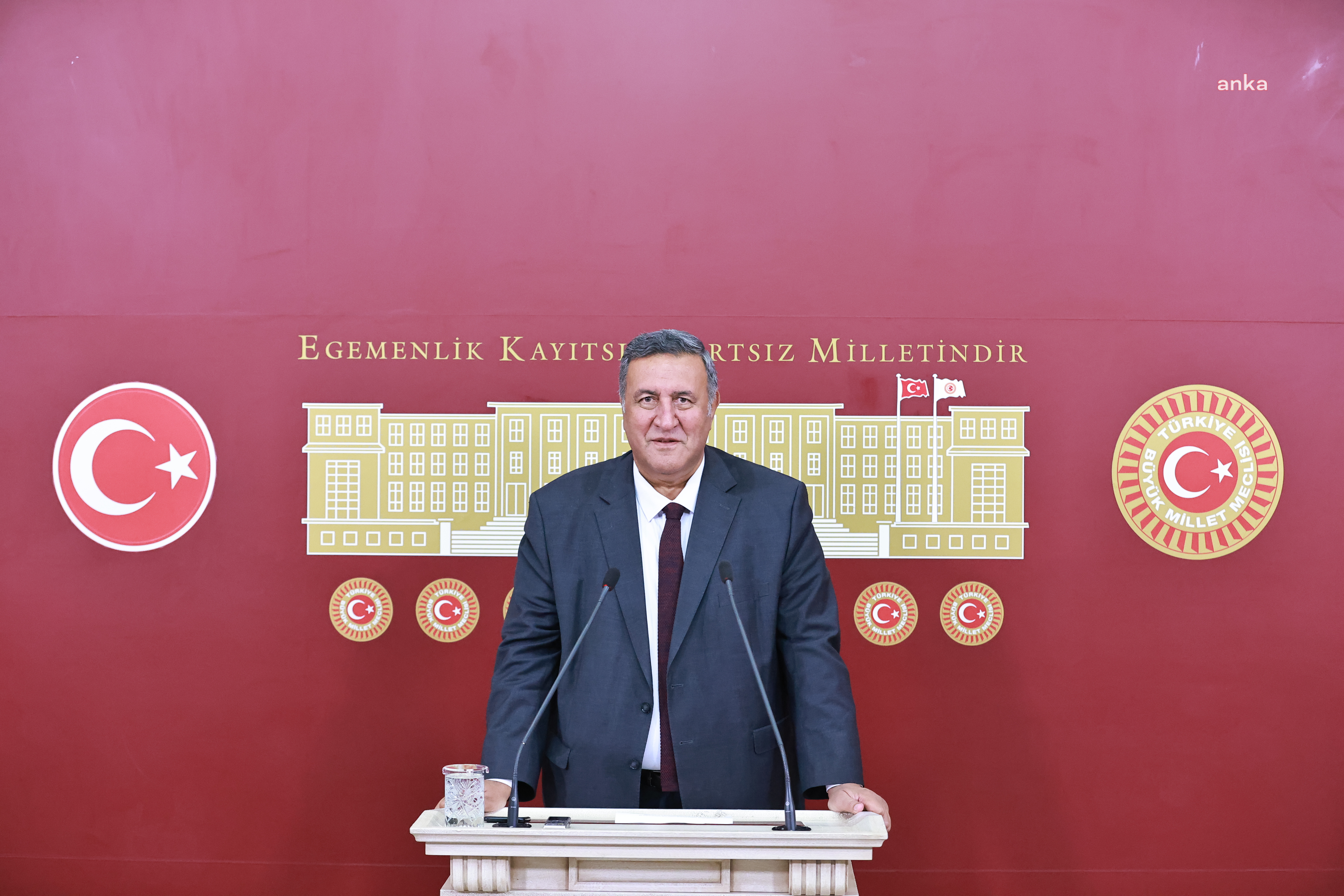 Ömer Fethi Gürer: “Bireysel kredi ve kredi kartı borçları son bir haftada 5,1 milyar lira artarak toplam 3 trilyon 814 milyar lirayla rekor kırdı”