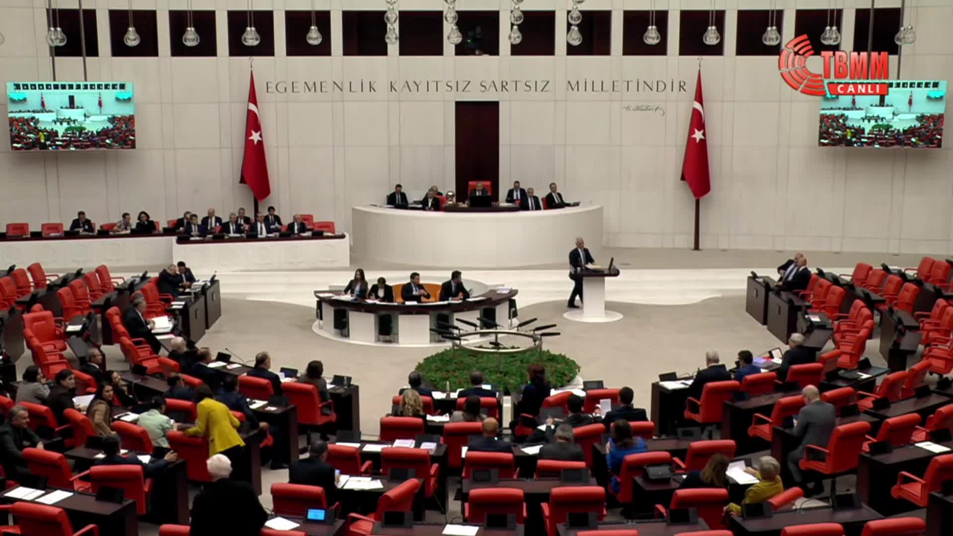 TBMM Genel Kurulu... DEM Parti’li Gergerlioğlu’dan Şimşek’e TÜİK eleştirisi: “Her şeyi çok küçük ve genç gösteriyor. Benim yaşım 60, TÜİK'e sorsan 20, Mehmet Şimşek 15 yaşında”