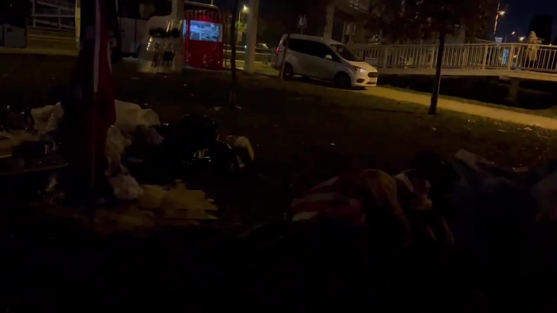 Ankara yürüyüşüne devam etmek isteyen Polonez işçilerine yine polis barikatı