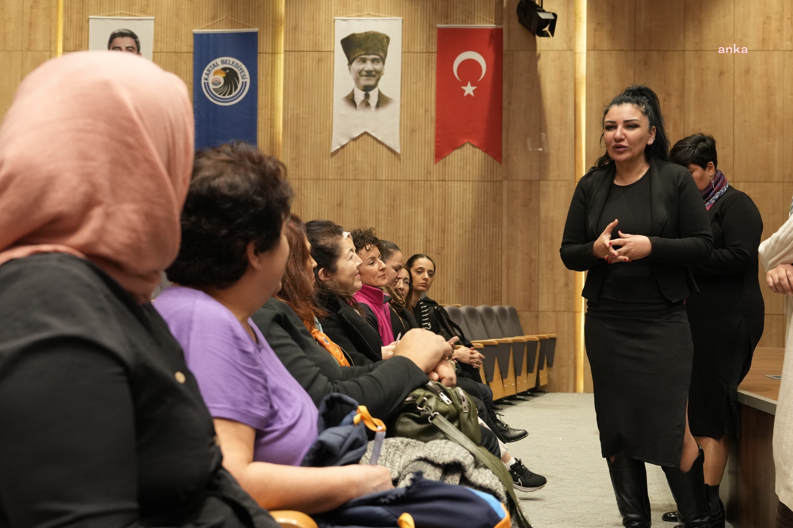 Kartal Belediyesi’nden kadın hakları semineri