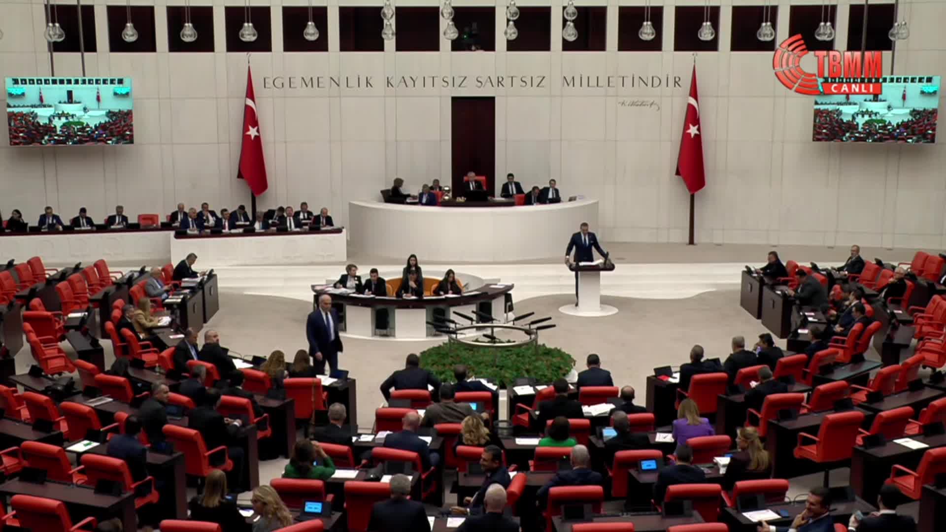 TBMM Genel Kurulu... CHP'li Salıcı: "Diyelim ki savaş tehdidi var. Öyleyse neden başka ülkelerin müzeye kaldırdığı silah sistemlerini envanterimizde tutmaya devam ediyoruz?"