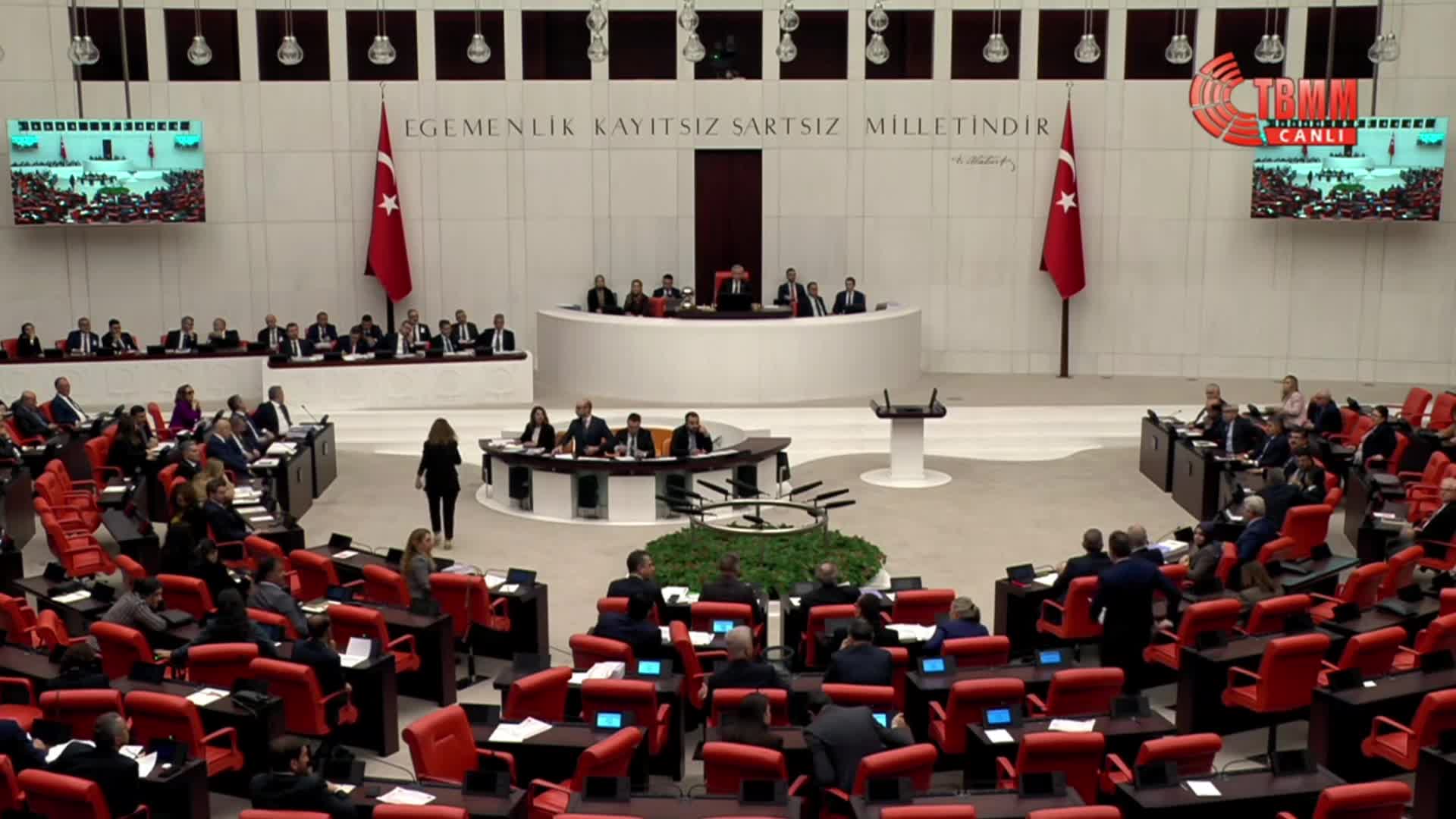 TBMM Genel Kurulu... Erbakan: "Bu bütçede paylaşımda adalet yoktur, vergide adaletsizlik vardır"