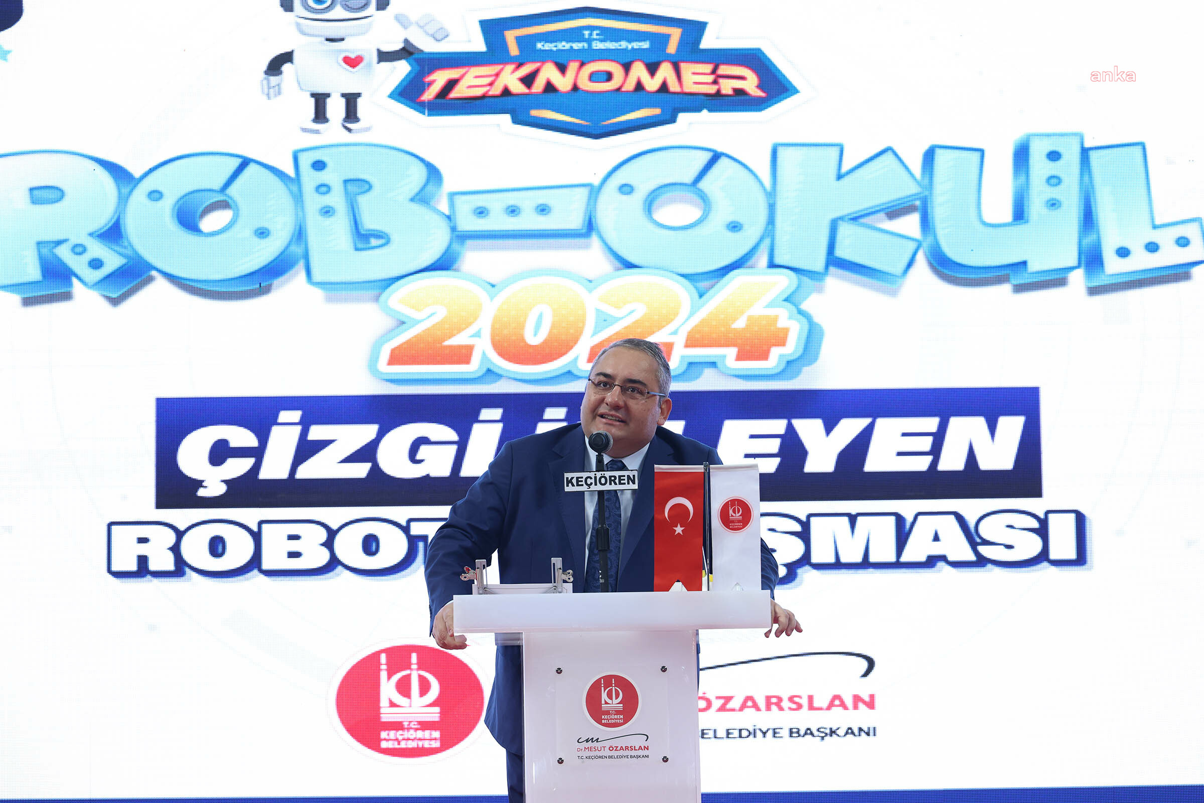 Keçiören Belediye Başkanı Özarslan: "Ulu Önder Atatürk’ümüzün vatanımızı emanet ettiği gençlerimize gönülden inanıyoruz"