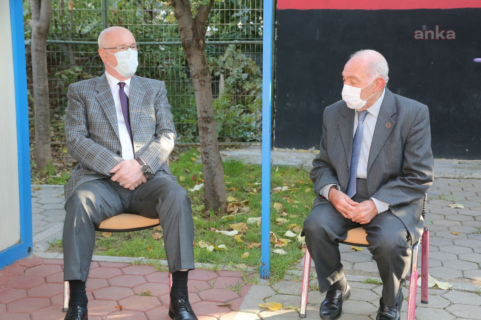 ODUNPAZARI BELEDİYE BAŞKANI KURT'TAN MUHTAR MADAL'A 45.YIL KUTLAMASI