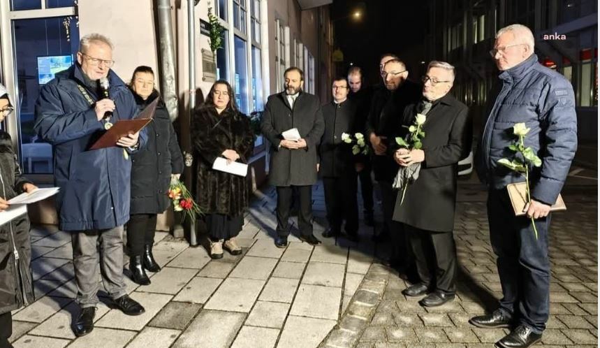 Almanya Schwandorf'taki kundaklama kurbanları anıldı: “36 yıldır acımız dinmedi”