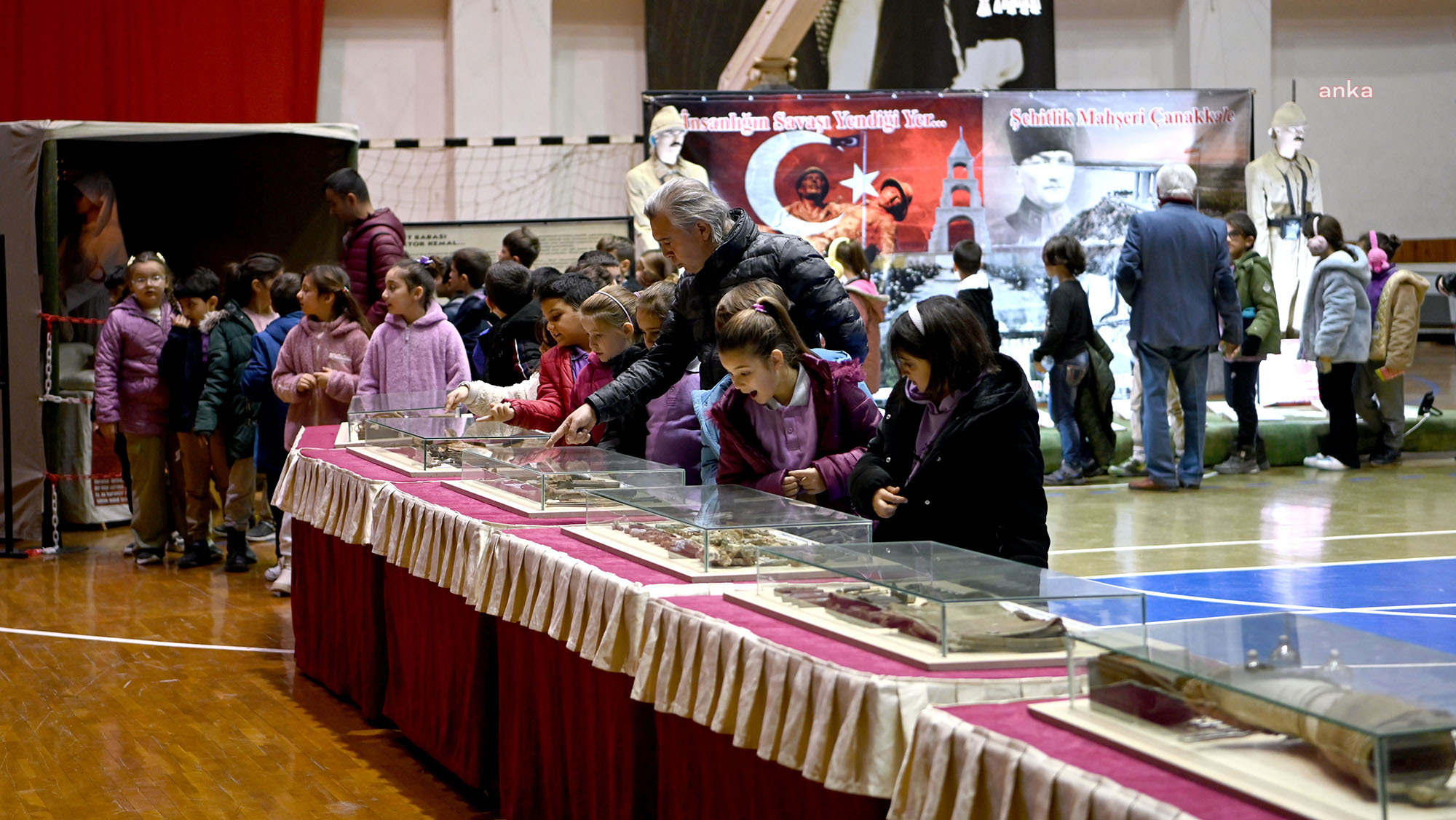 Kuşadalı öğrenciler, Çanakkale Savaşı’nın bilinmeyen yönleriyle tanıştı