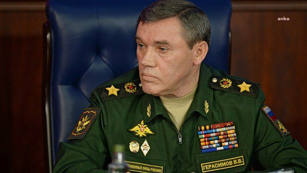 Rusya Genelkurmay Başkanı Gerasimov: “Suriye’nin devlet statüsünün fiilen yok olması, bölgedeki durum değişimini gösteren en önemli faktör”