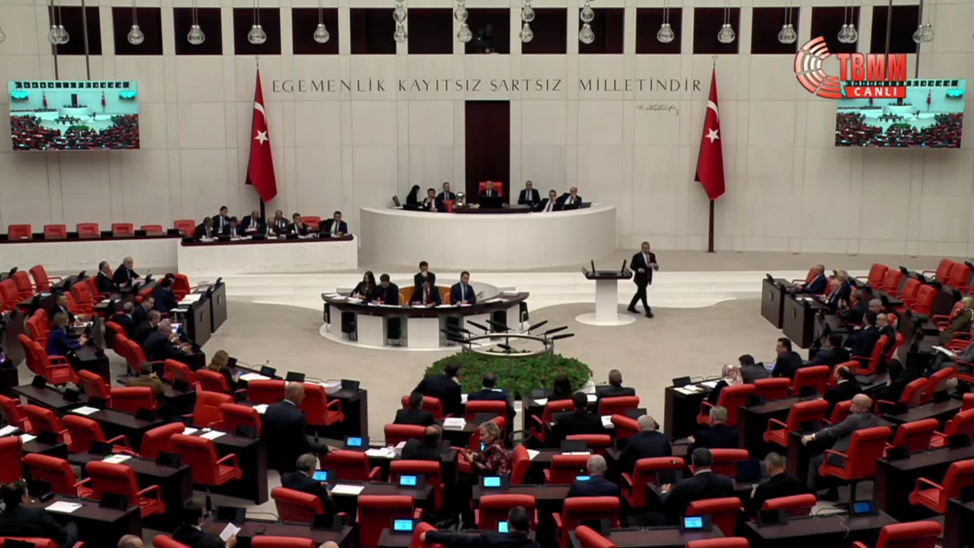 CHP'li Başarır'dan AK Partili Alagöz'e tepki:  ''Alagöz Holding A.Ş. kendisinin şirketi. Bu şirket bugünün rayiciyle 60- 70 milyar arası ciro yapıyor. Hemen hemen hiç vergi ödememiş''