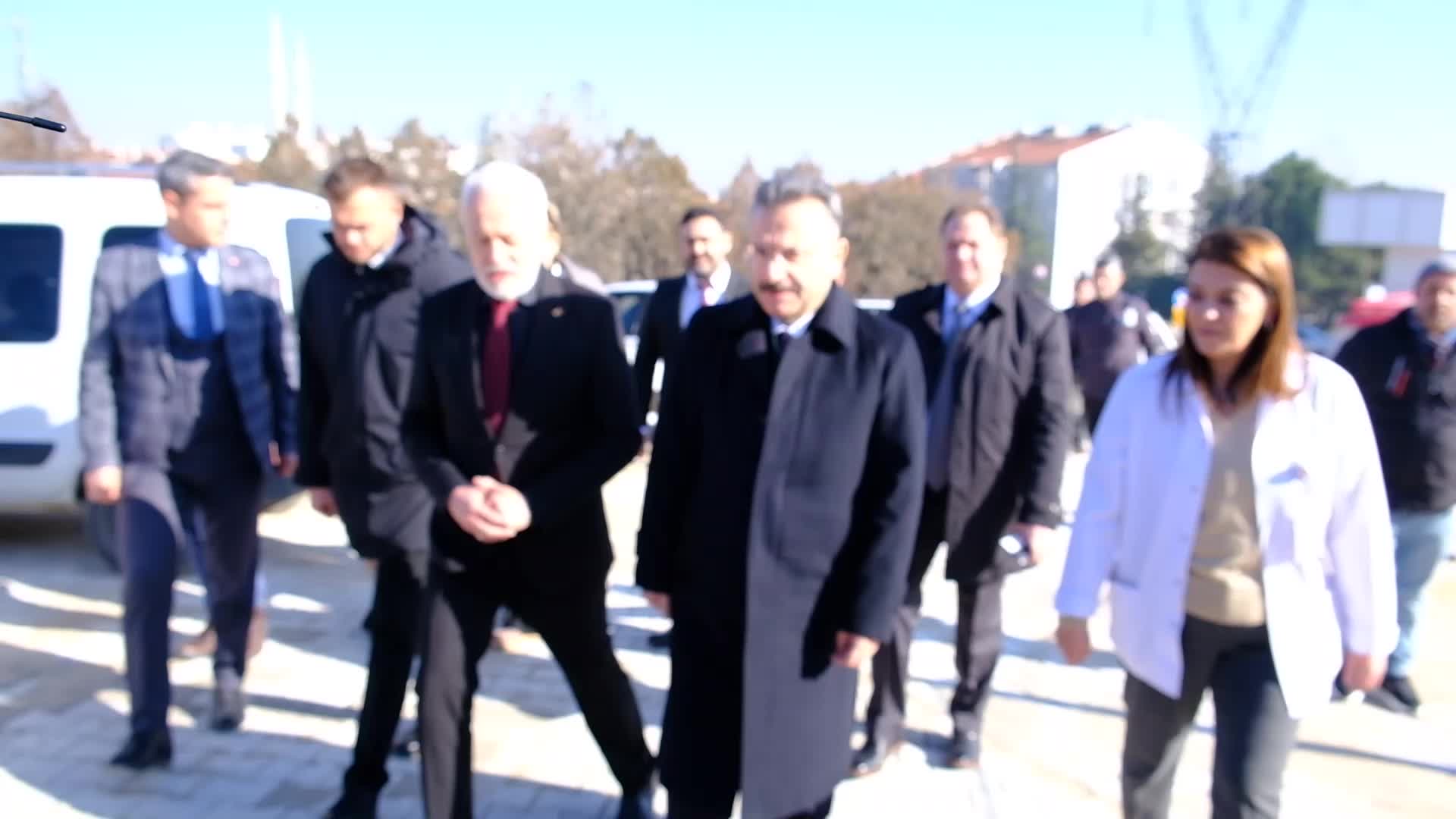 Eskişehir Valisi Hüseyin Aksoy, Yunus Emre Devlet Hastanesi Otoparkı’nı yerinde inceledi: “Amacımız vatandaşa en iyi hizmeti vermek”
