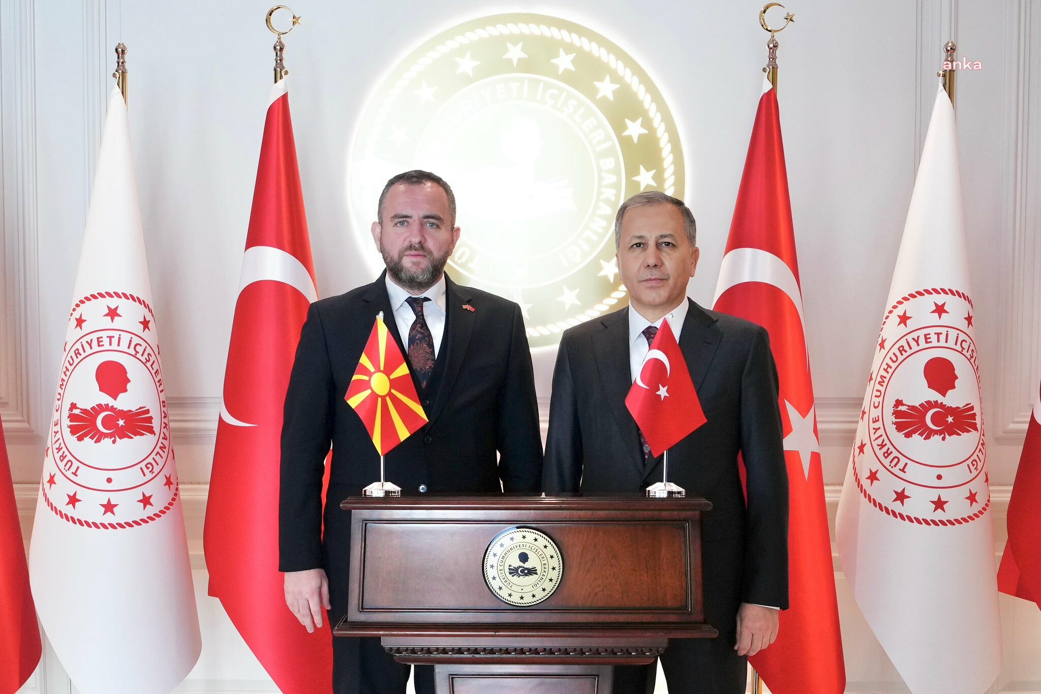 Bakan Yerlikaya, Kuzey Makedonyalı mevkidaşı Toshkovski ile görüştü