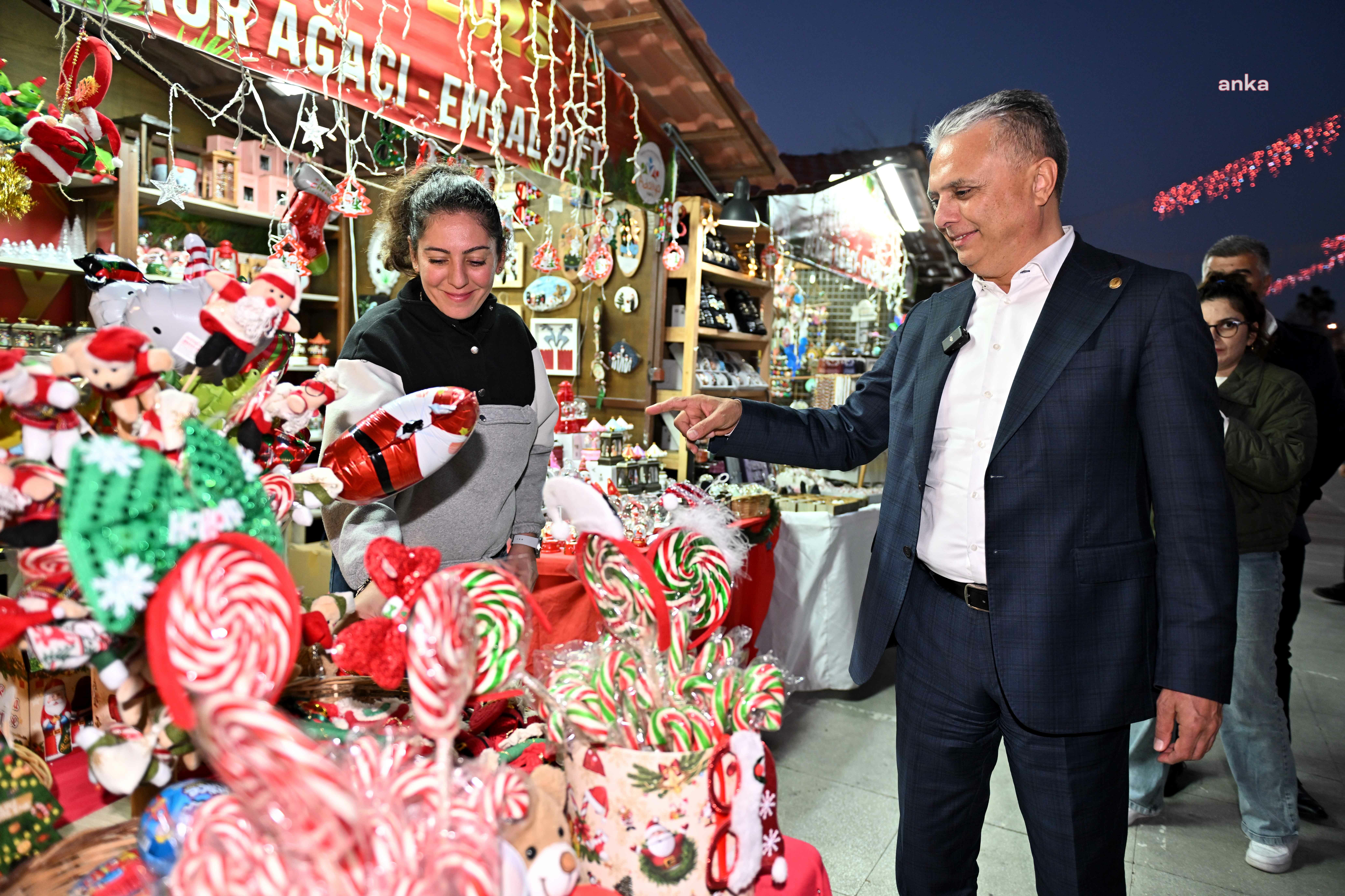 Muratpaşa Belediye Başkanı Uysal, Yeni Yıl Çarşısı’nı ziyaret etti