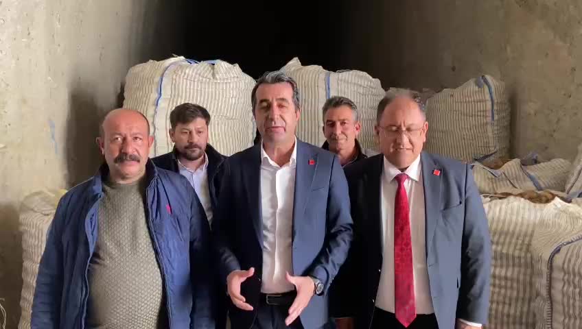 Patates üreticileriyle bir araya gelen Erhan Adem’den TMO ya çağrı: Çiftçinin sesini duy, bir an önce ürününü al