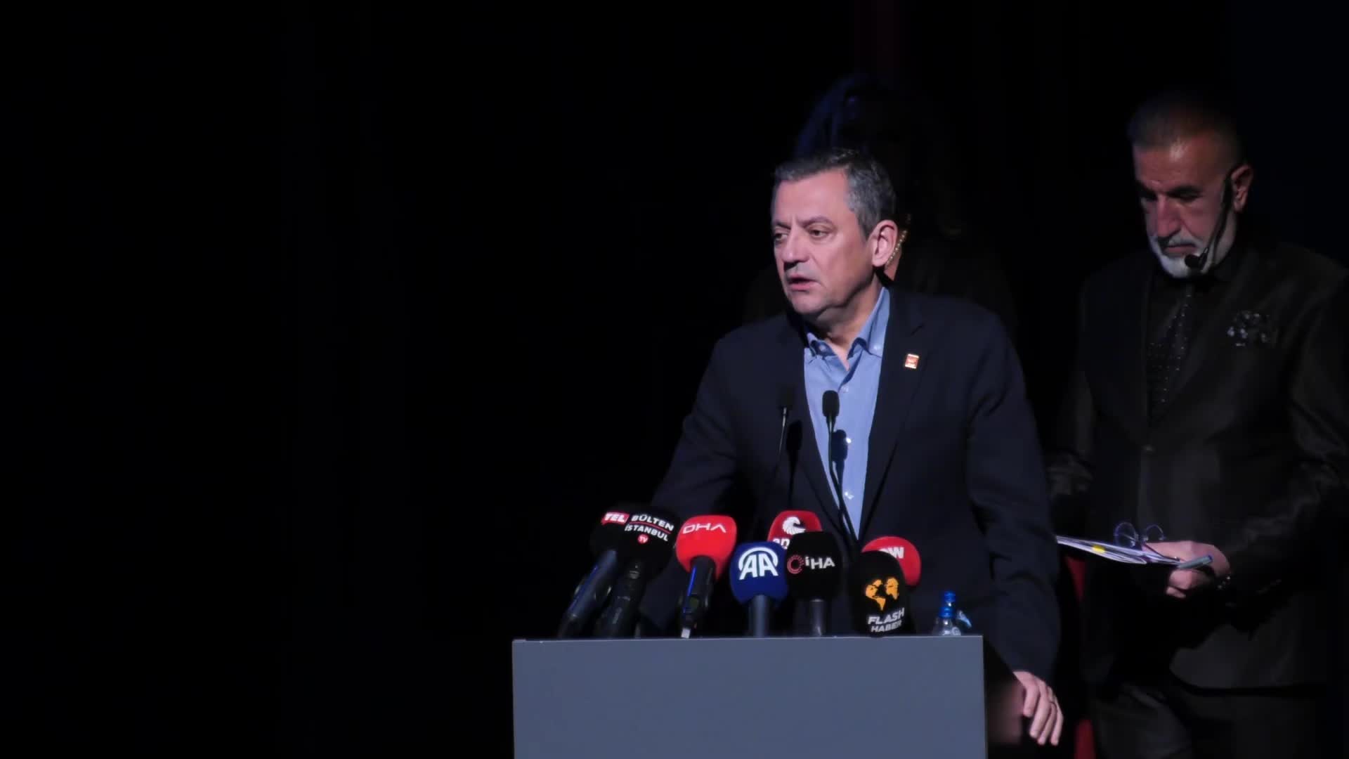 Özgür Özel, Yarbay Ali Tatar'ı anma programında: “En tepedeki failler gün gelecek, her biri adalet önünde teker teker hesap verecekler”