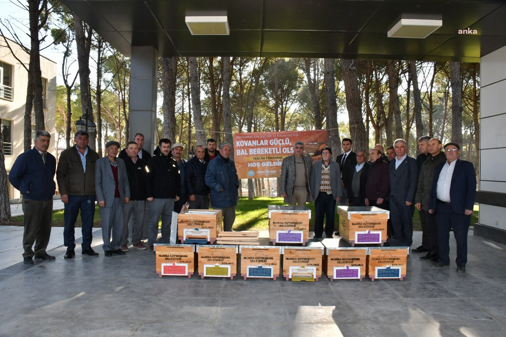 Manisa’da 2 bin arı kovanı, üreticiyle buluşturuldu