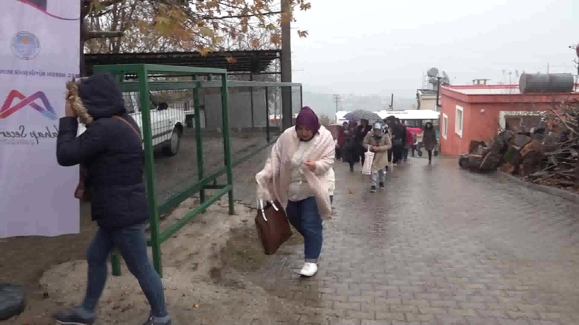 Mersin Büyükşehir Belediyesi’nin “Kırsal Mahalle Buluşmaları”  kadınları bir araya getiriyor