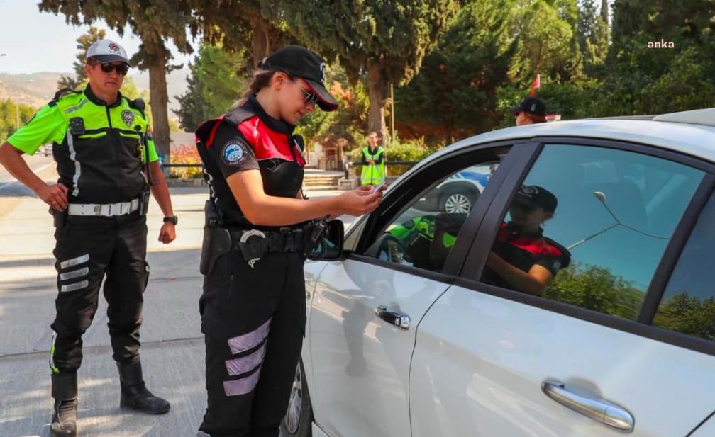 İzmir'de suç ve suçlularla mücadeleye yönelik operasyon: 767 şüpheli yakalandı