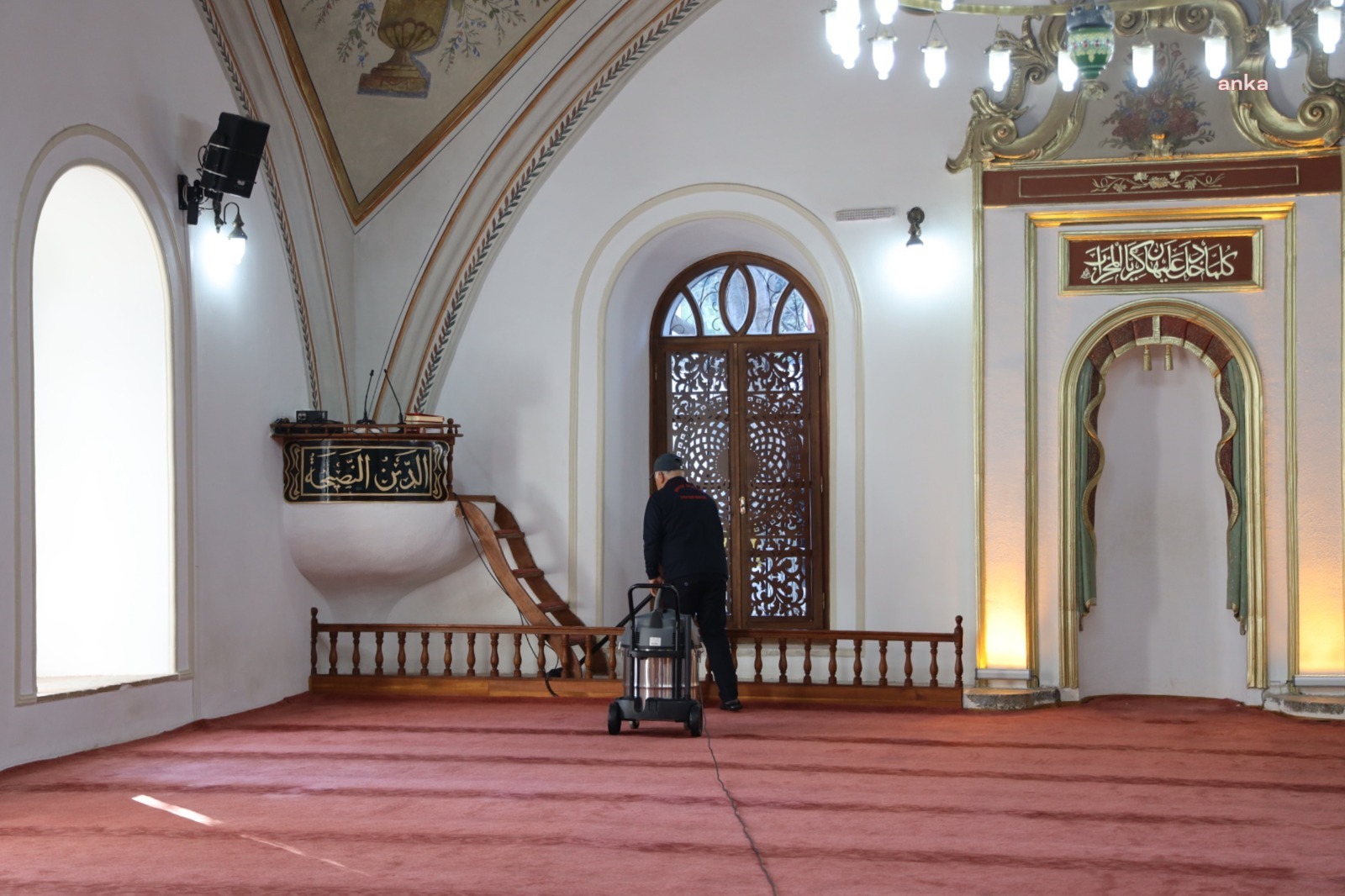 Menteşe Belediyesi 810 ev ve 145 camide temizlik hizmeti verdi