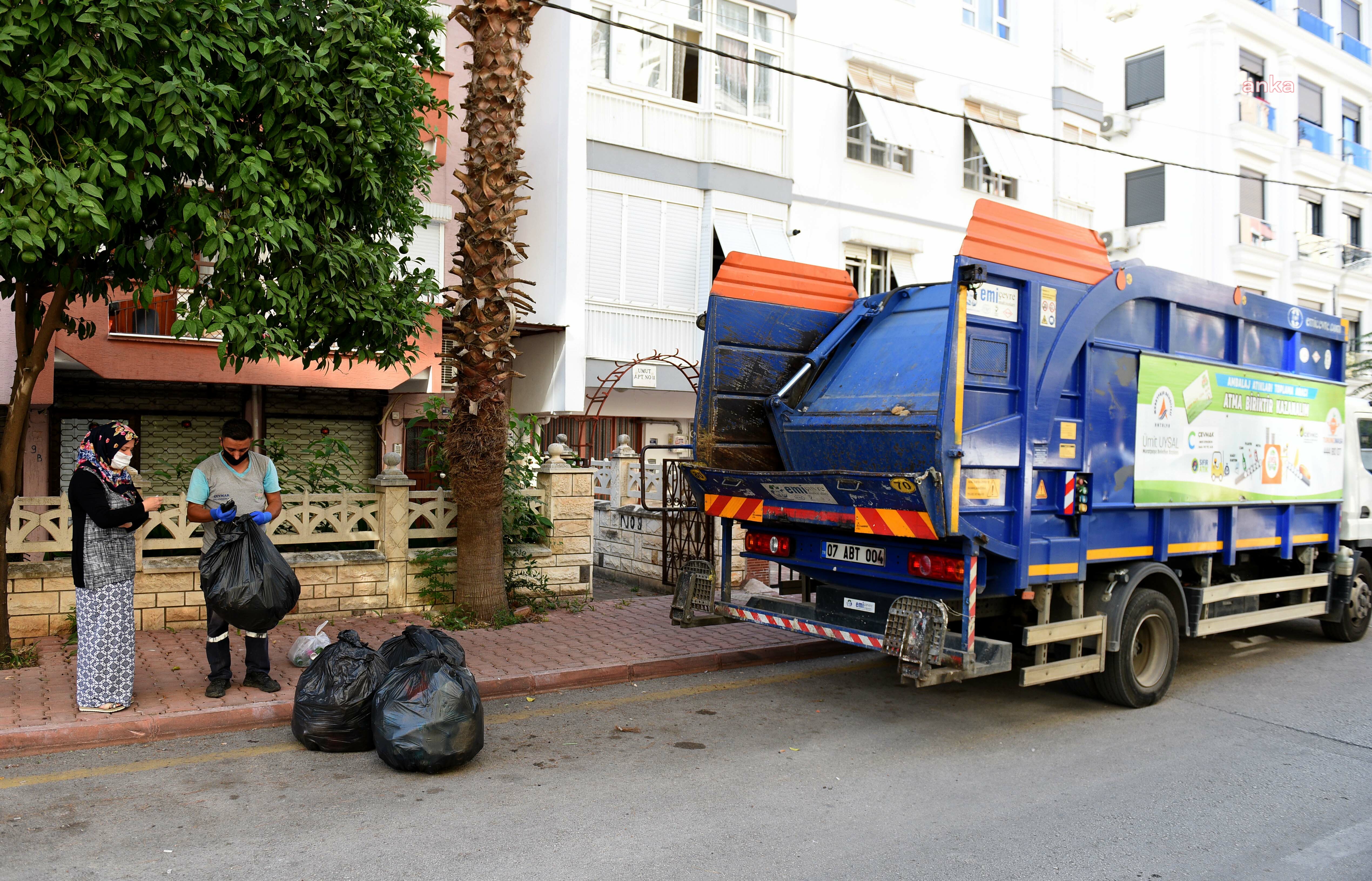 Muratpaşa Belediyesi’nin Çevreci Komşu Kart'larına toplamda 11 milyon lira yükleme yapıldı