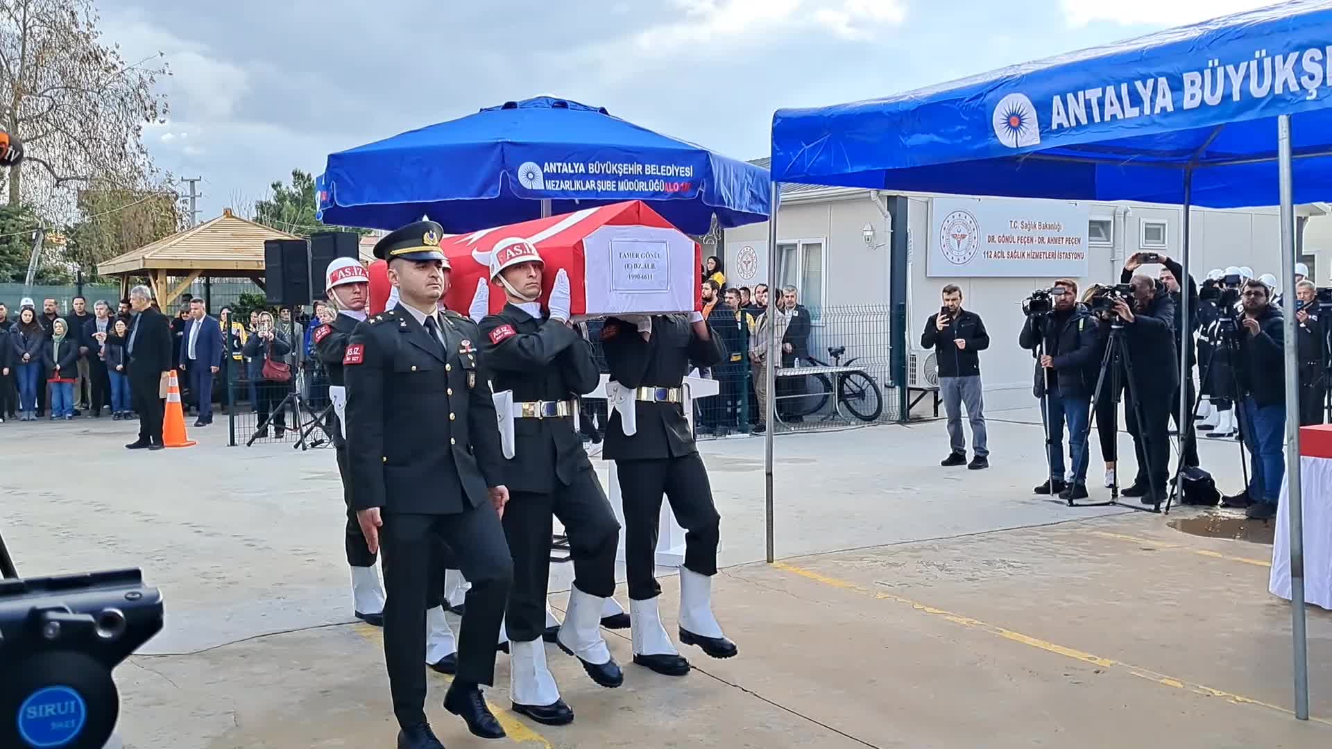 Muğla'da helikopter kazasında hayatını kaybedenler için Antalya'da tören düzenlendi