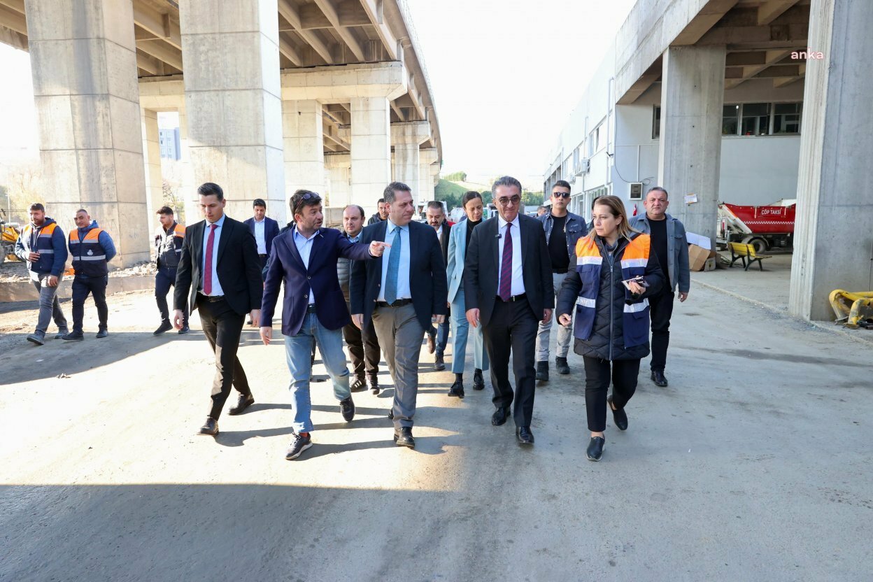 Bayrampaşa Belediye Başkanı Mutlu, temizlik işleri müdürlüğünde incelemelerde bulundu