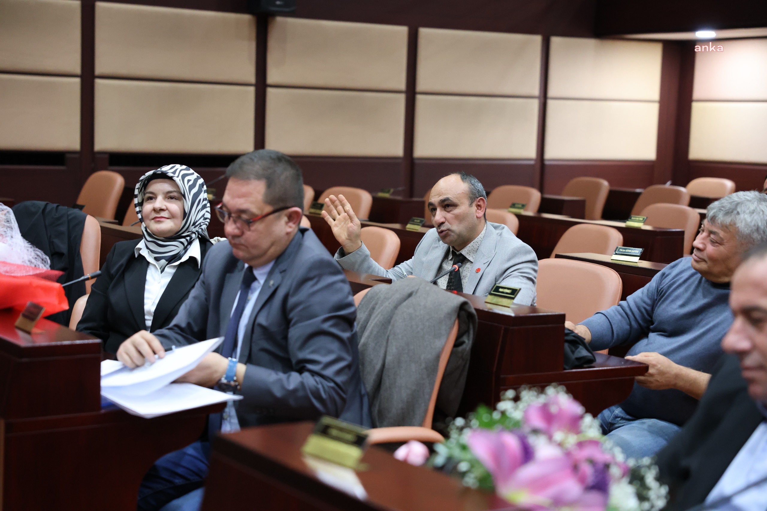 Eskişehir Büyükşehir Belediye Başkanı Ünlüce, Sarıcakaya ve Mihalgazi ilçelerinin muhtarlarıyla buluştu