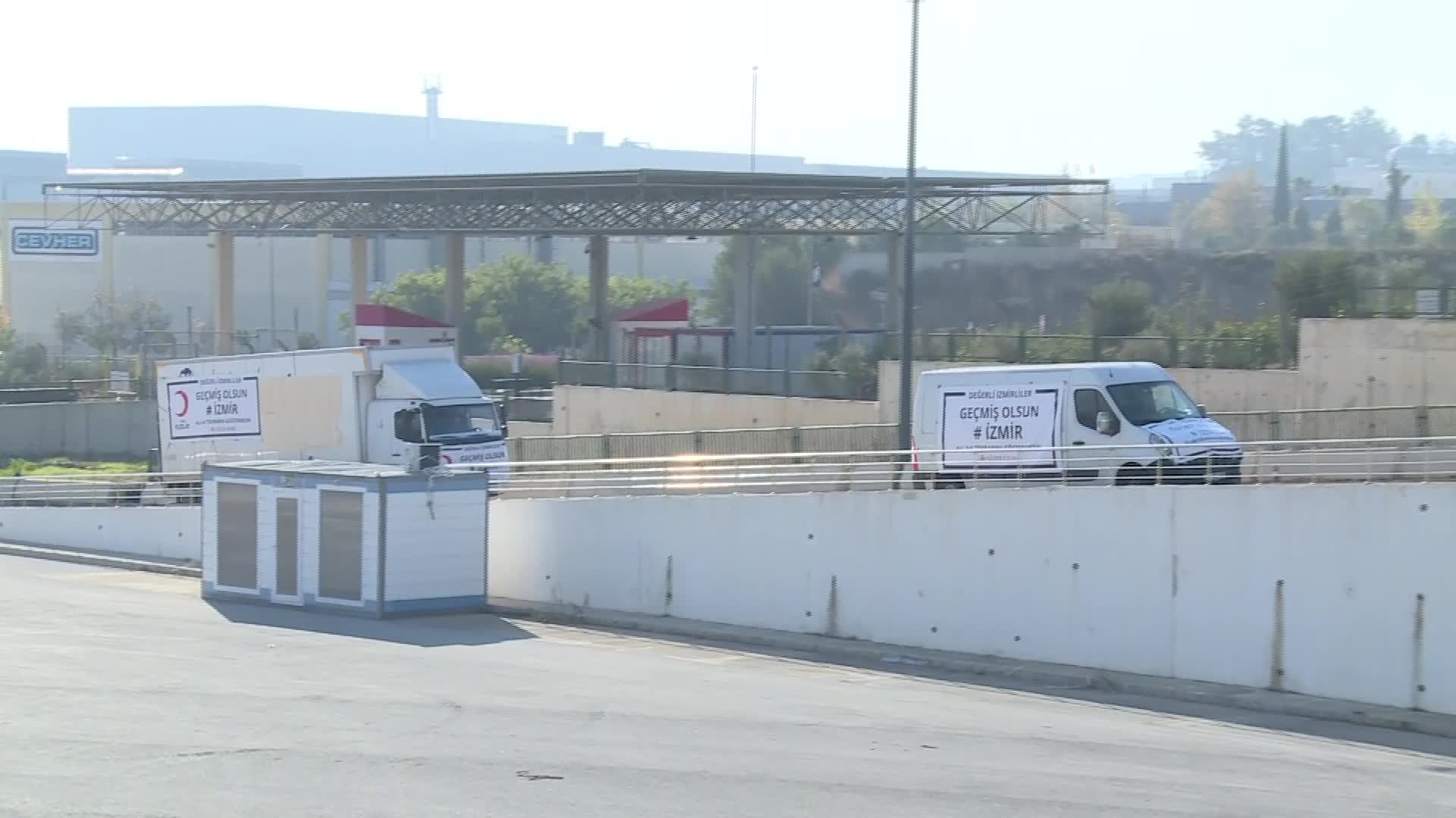 DEPREMZEDE ÇOCUKLARA SÜZER VAKFI TARAFINDAN GİYECEK VE UYKU TULUMU DESTEĞİ