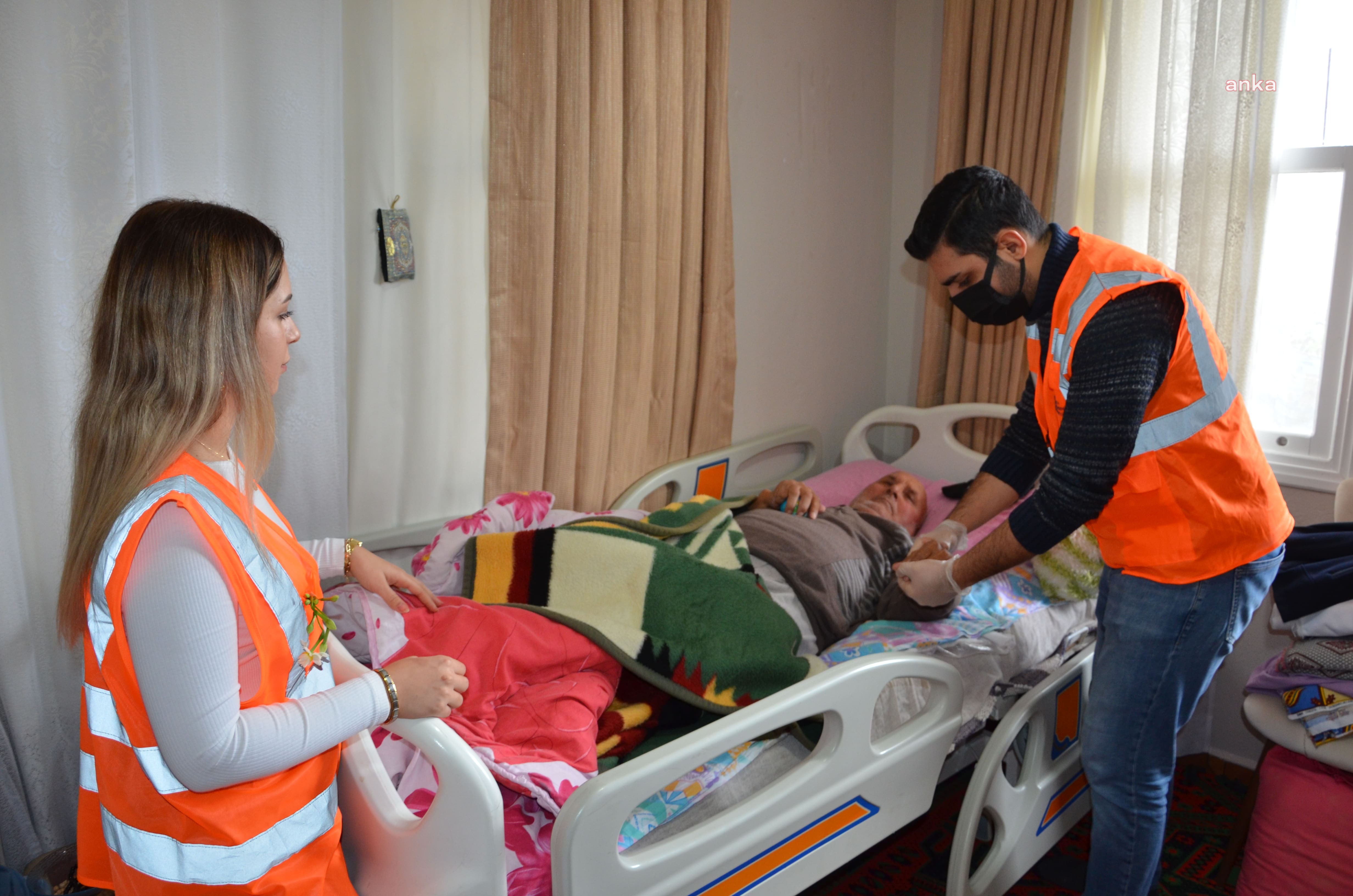 Antalya Büyükşehir Belediyesi Alanya’da hastalara fizyoterapi desteği veriyor