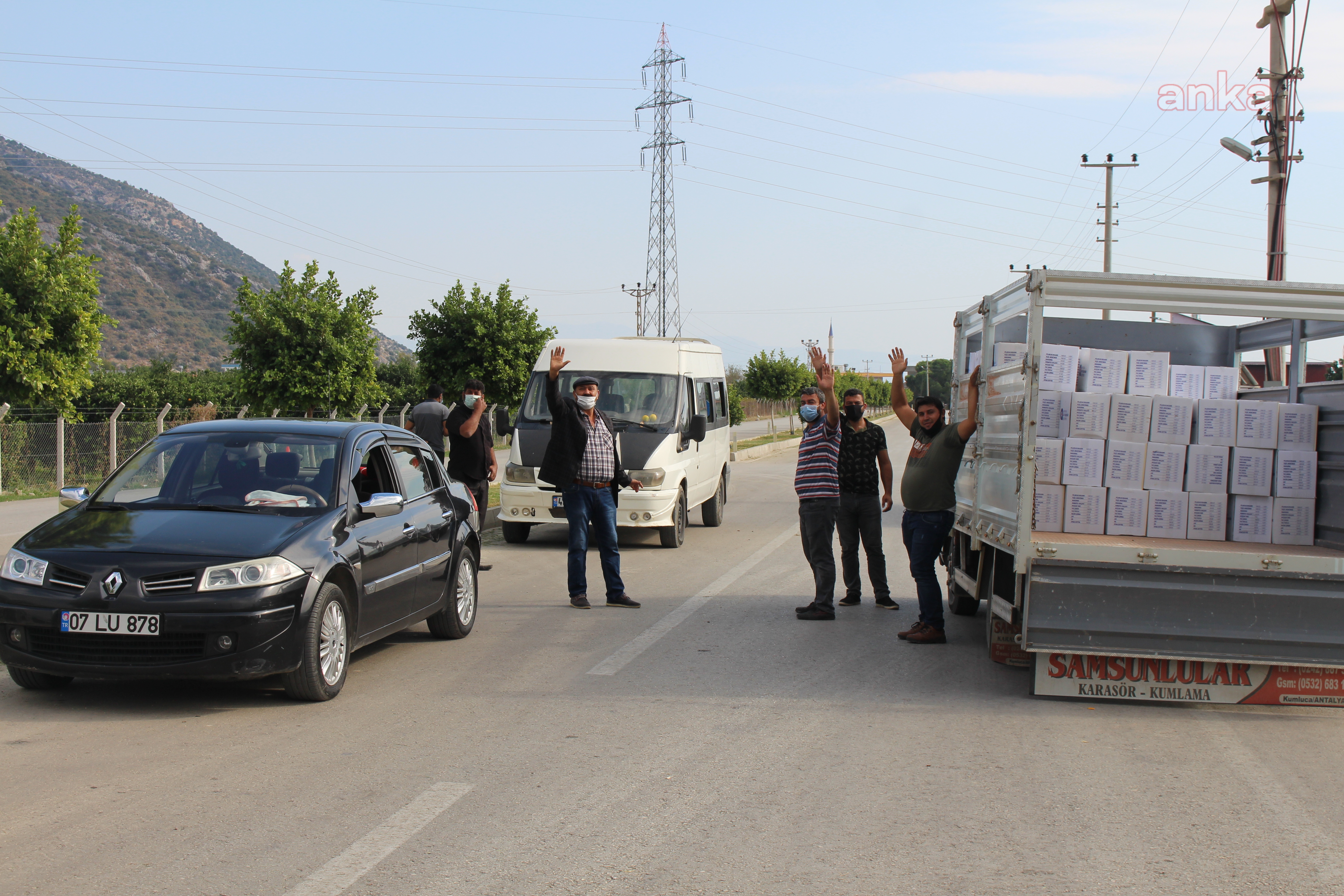 ANTALYA BÜYÜKŞEHİR'DEN KARANTİNADAKİ FİNİKE YUVALI'YA GIDA DESTEĞİ