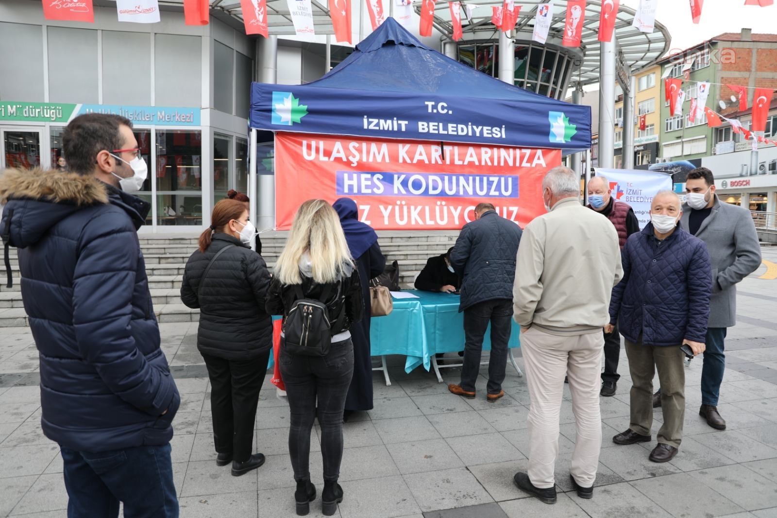 İZMİT BELEDİYESİ'NDEN BÜYÜKŞEHİR ULAŞIM KARTINA HES KODU TANIMLAMADA HALKA DESTEK