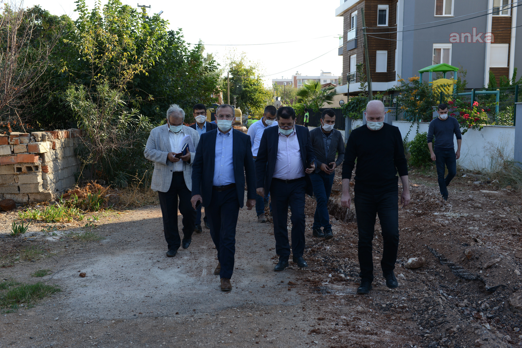 KEPEZ’DE 10 MAHALLE KANALİZASYONA KAVUŞUYOR
