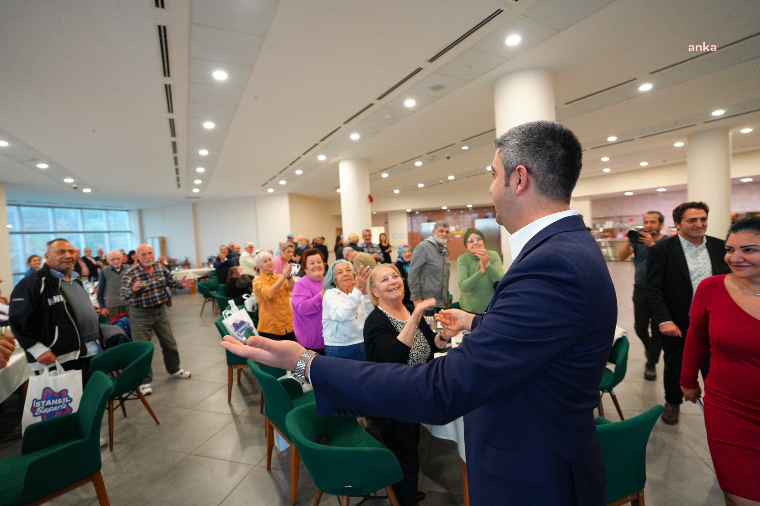 Kartal Belediye Başkanı Yüksel’den huzurevi sakinlerine yeni yıl ziyareti