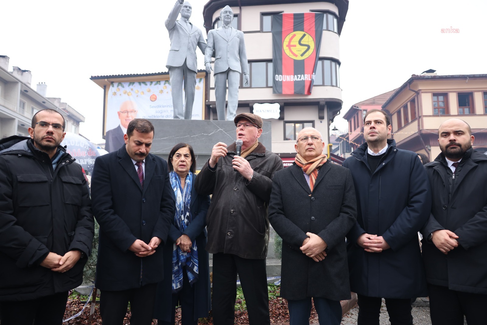 Kazım Kurt: "Mustafa Kemal Atatürk’ümüz ve İsmet Paşamız'ın anıtına yapılan saldırıyı kınıyoruz"