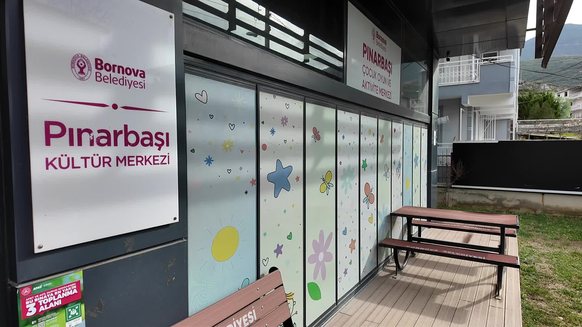 Bornova Belediyesi'nden miniklere yeni yıl kutlaması