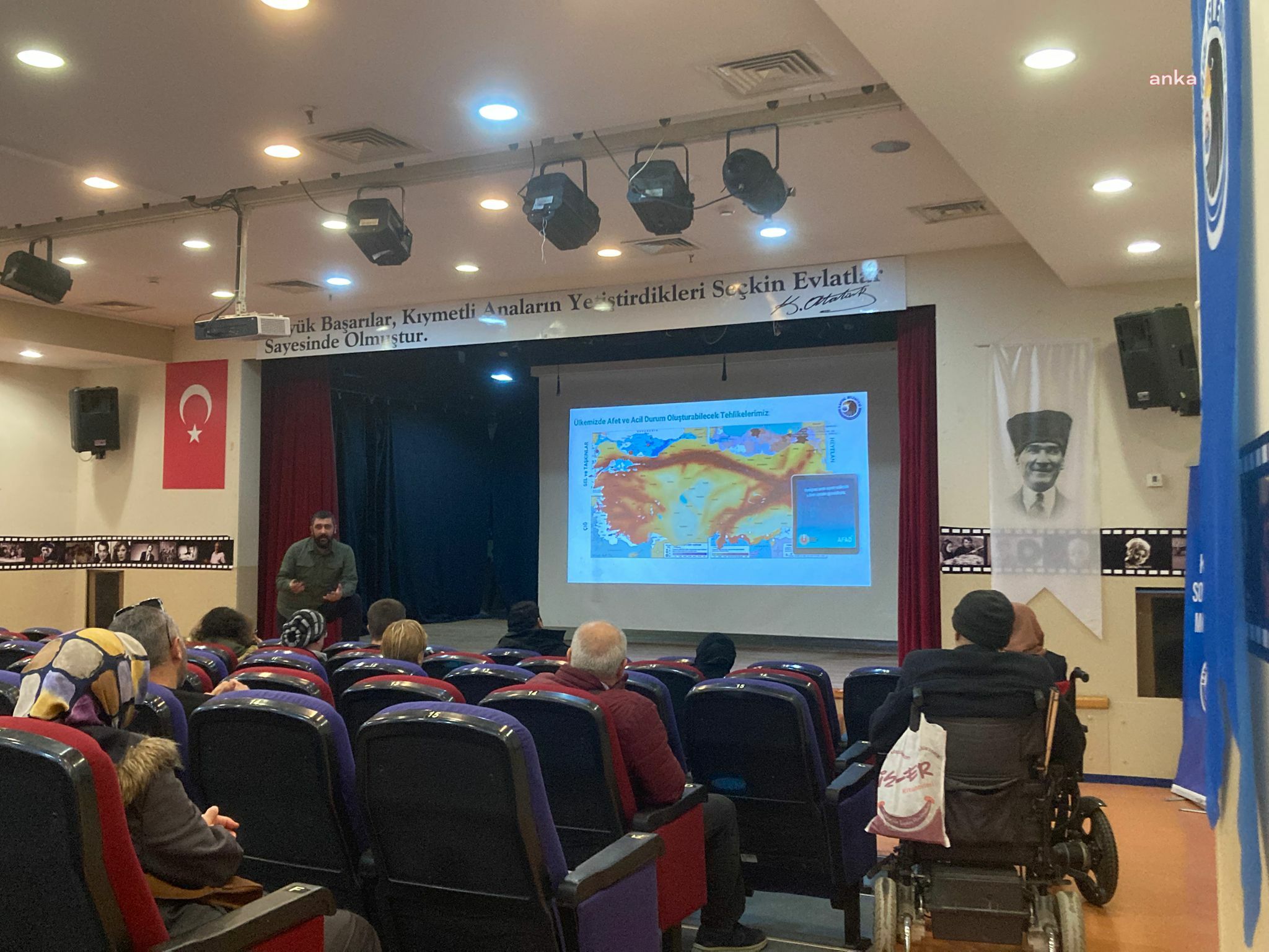 Kartal Belediyesi’nden dezavantajlı bireylere ve ailelerine 'Afet Bilinçlendirme' semineri