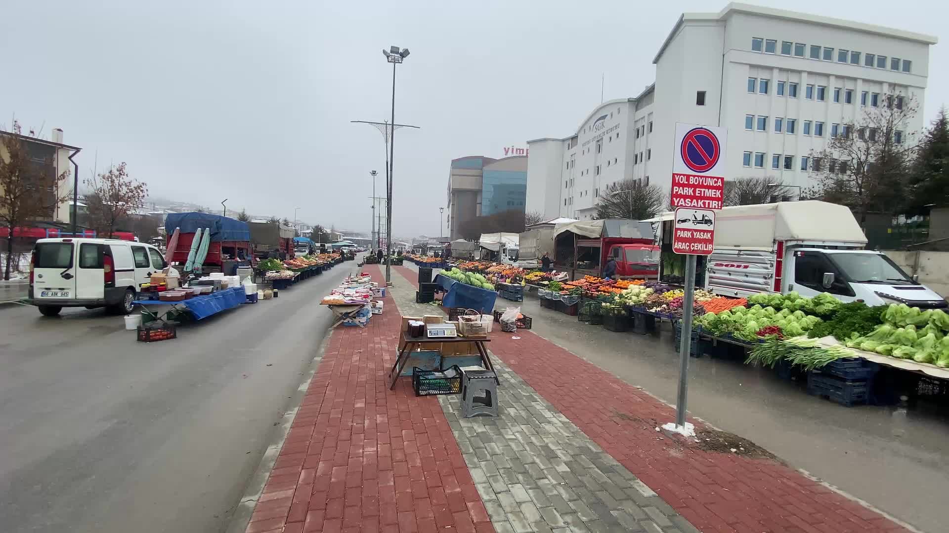 Yozgat'ta halk pazarını yılbaşı da hareketlendiremedi