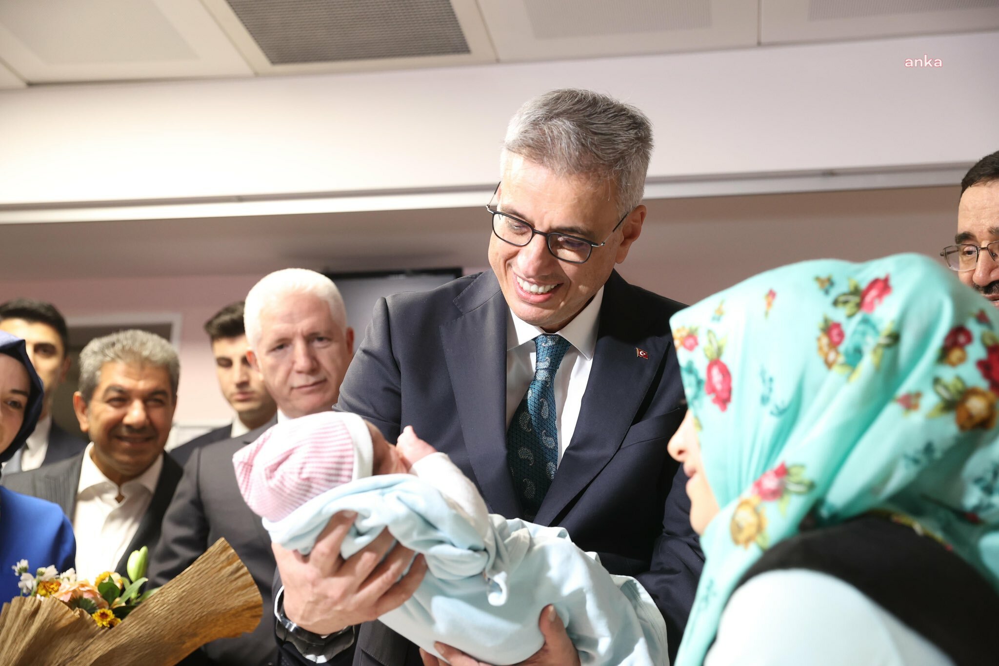 Yılın ilk bebeği Kerem Ali, Esenler'de doğdu