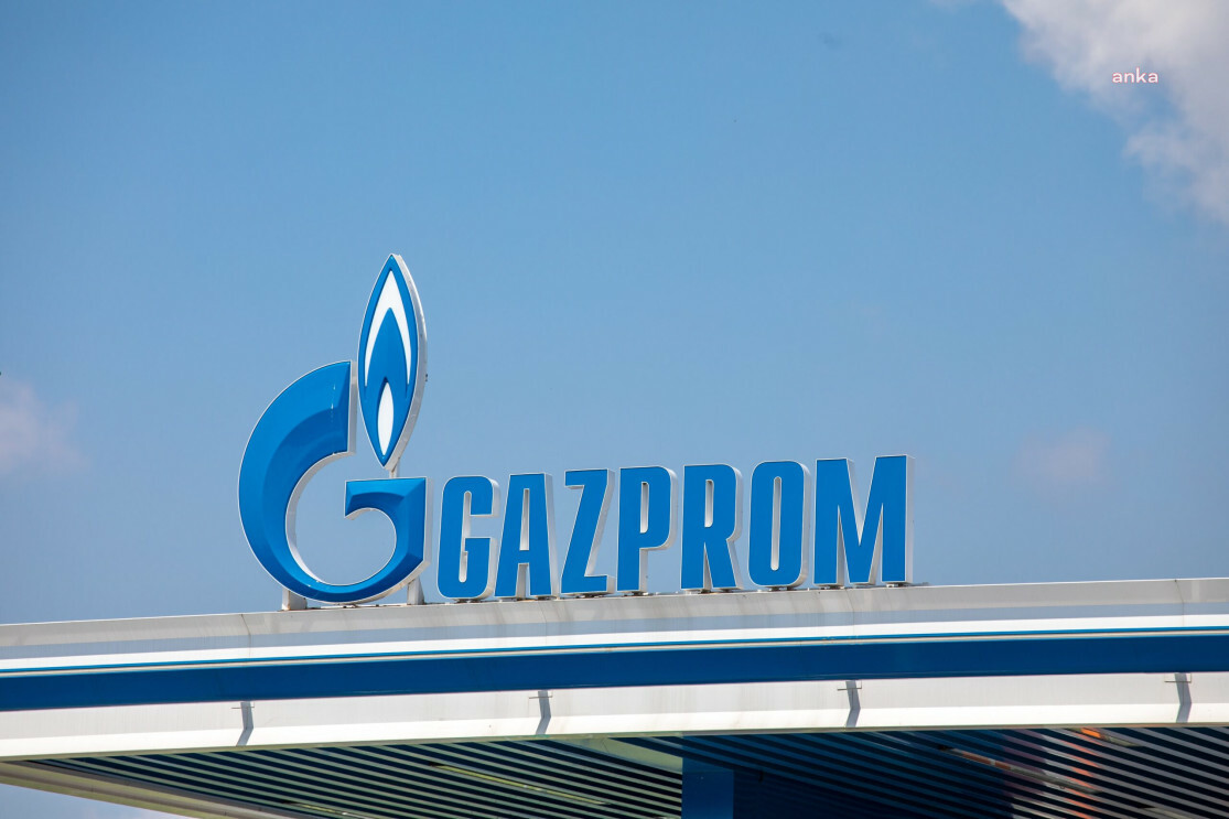Rusya'nın Gazprom şirketi, transit anlaşmasının sona ermesiyle Ukrayna üzerinden Avrupa'ya gaz sevkiyatını durdurdu
