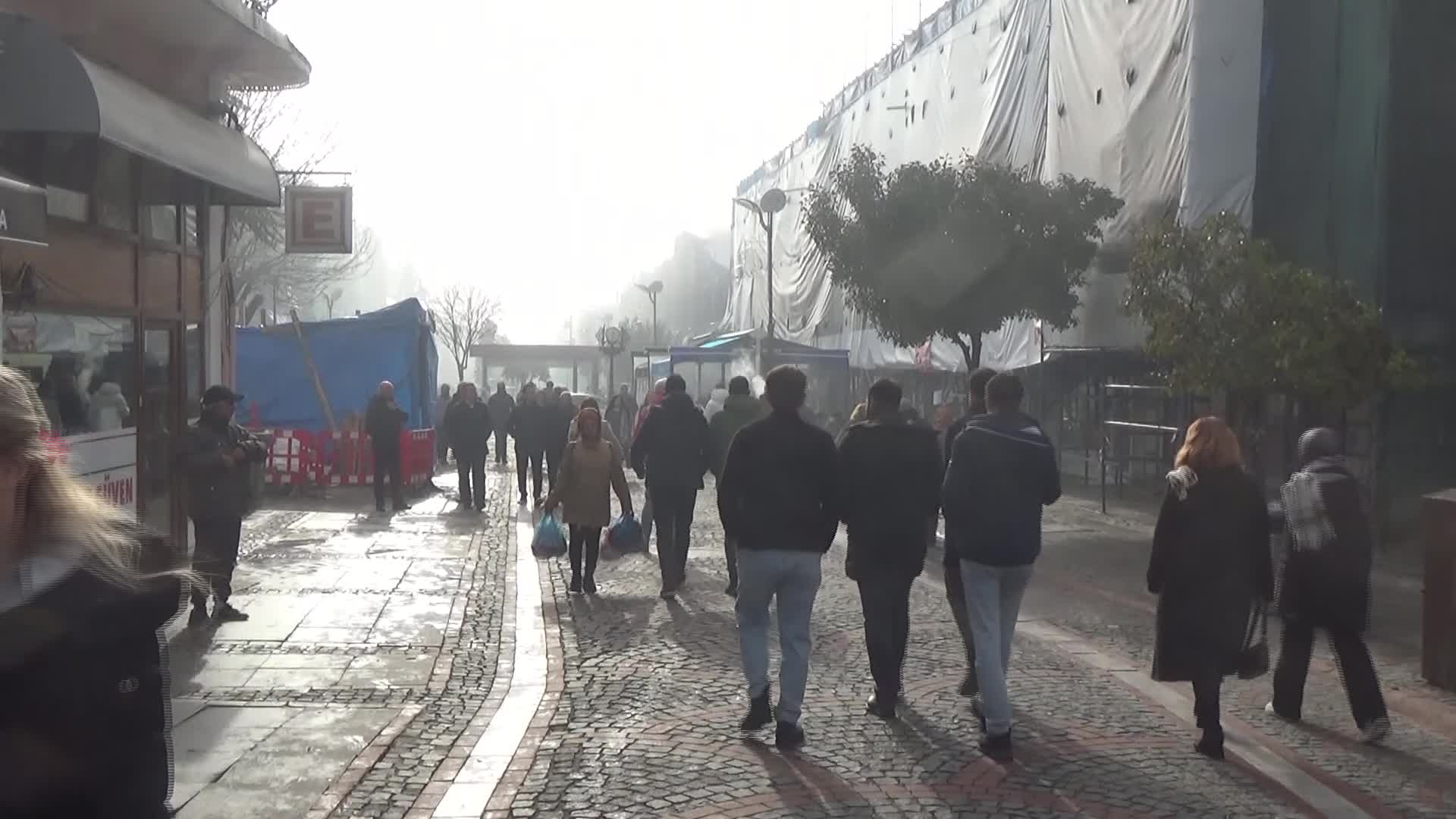 Emeklilerden zam oranına tepki: "Asgari ücret de emekli maaşları da az.  Nasıl geçineceğiz, hiç geçinemeyiz"