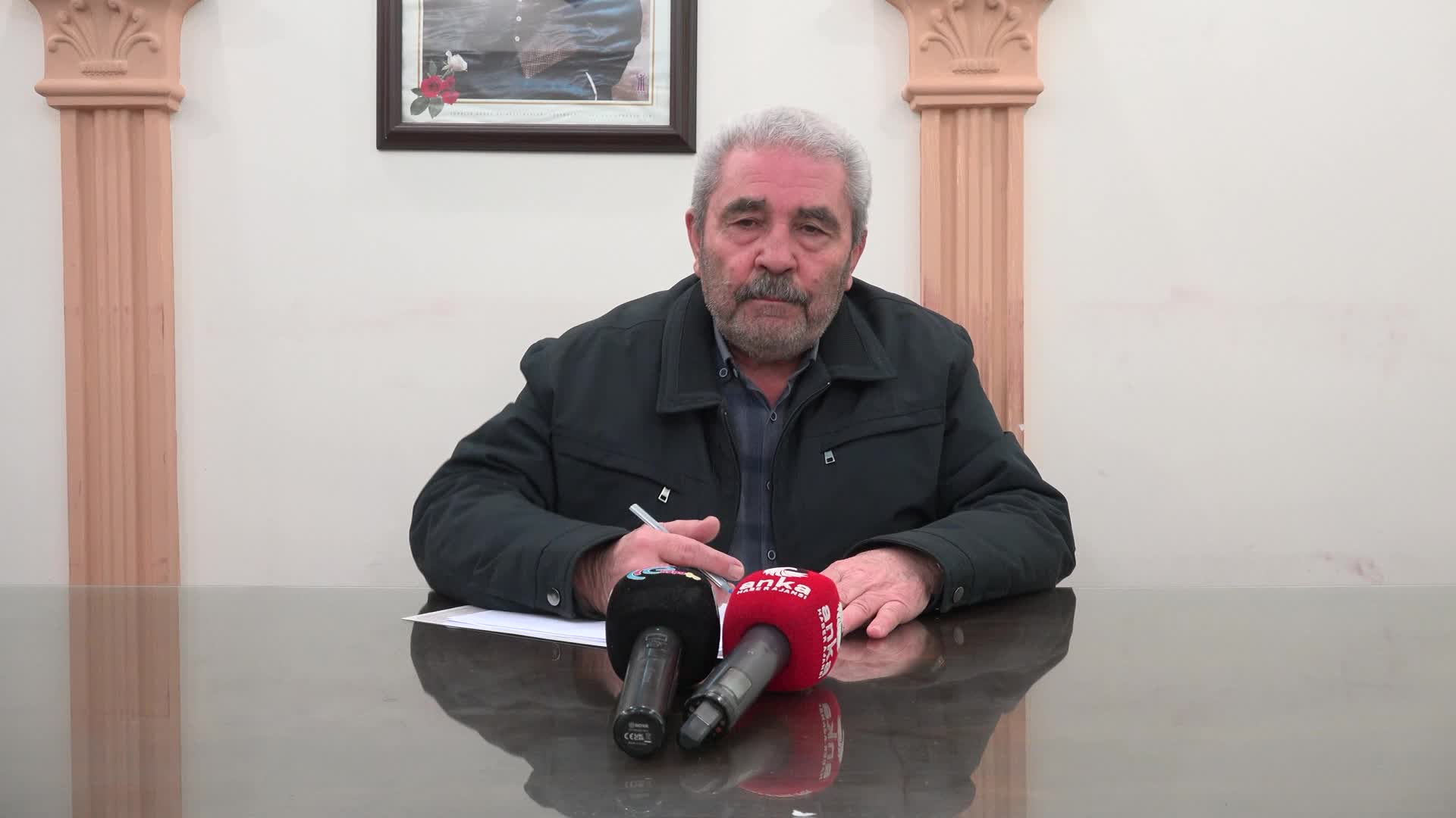 Aksaray'da ekmek  Fırıncı Lokantacı-Pastacılar Esnaf Odası Başkanı Altınsoy: "Biz ekmeğe 12 TL olarak teklif verdik. Fırıncılar aşırı derecede zararda, durum bu"