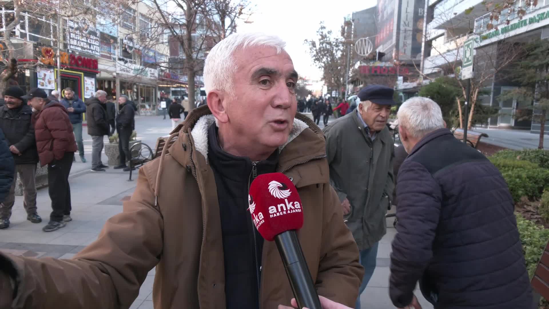 Emekliler beklentilerin altında kalan maaş zamlarına tepkili: "Bizi külfet olarak görüyorlar ama biz yıllarca prim ödedik, karşılığı insanca yaşam olmalı"