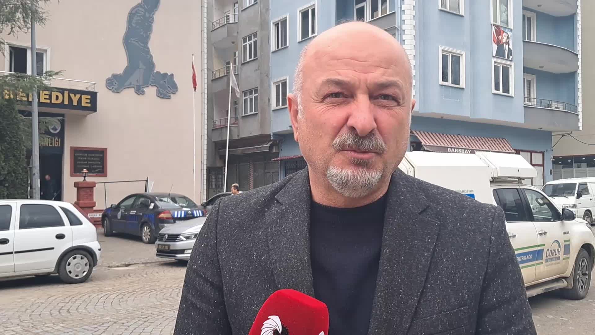 Kemalpaşa Belediye Başkanı Erhan Yılmaz: "Yolun ışıklandırılmasını ve yaya kaldırımlarının düzenlenmesini talep ediyoruz”