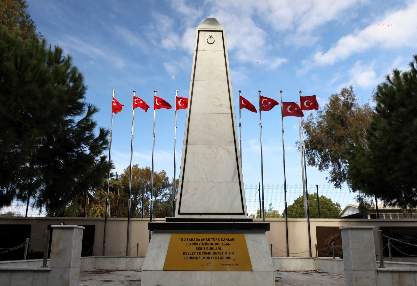 Narlıdere Şehitliği yenilendi