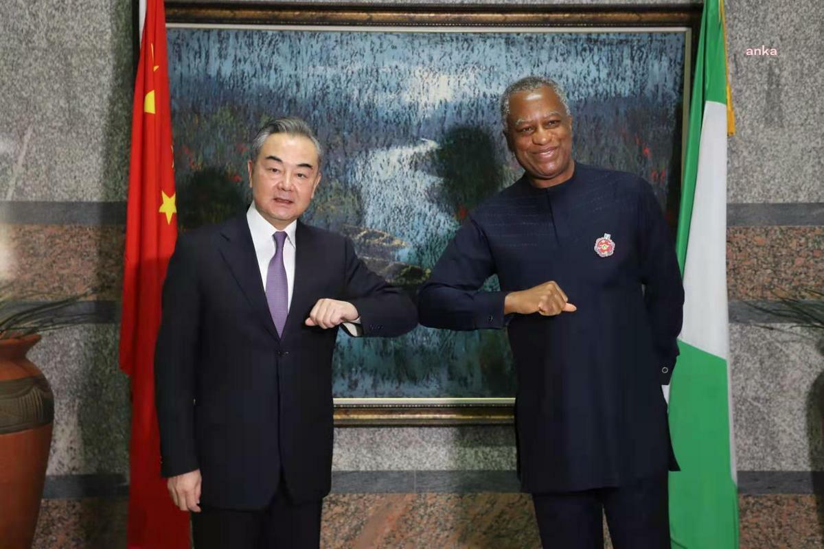 ABD ve Batı'nın kıtaya ilgisi azalırken, Çin'in Dışişleri Bakanı Afrika’ya gitti