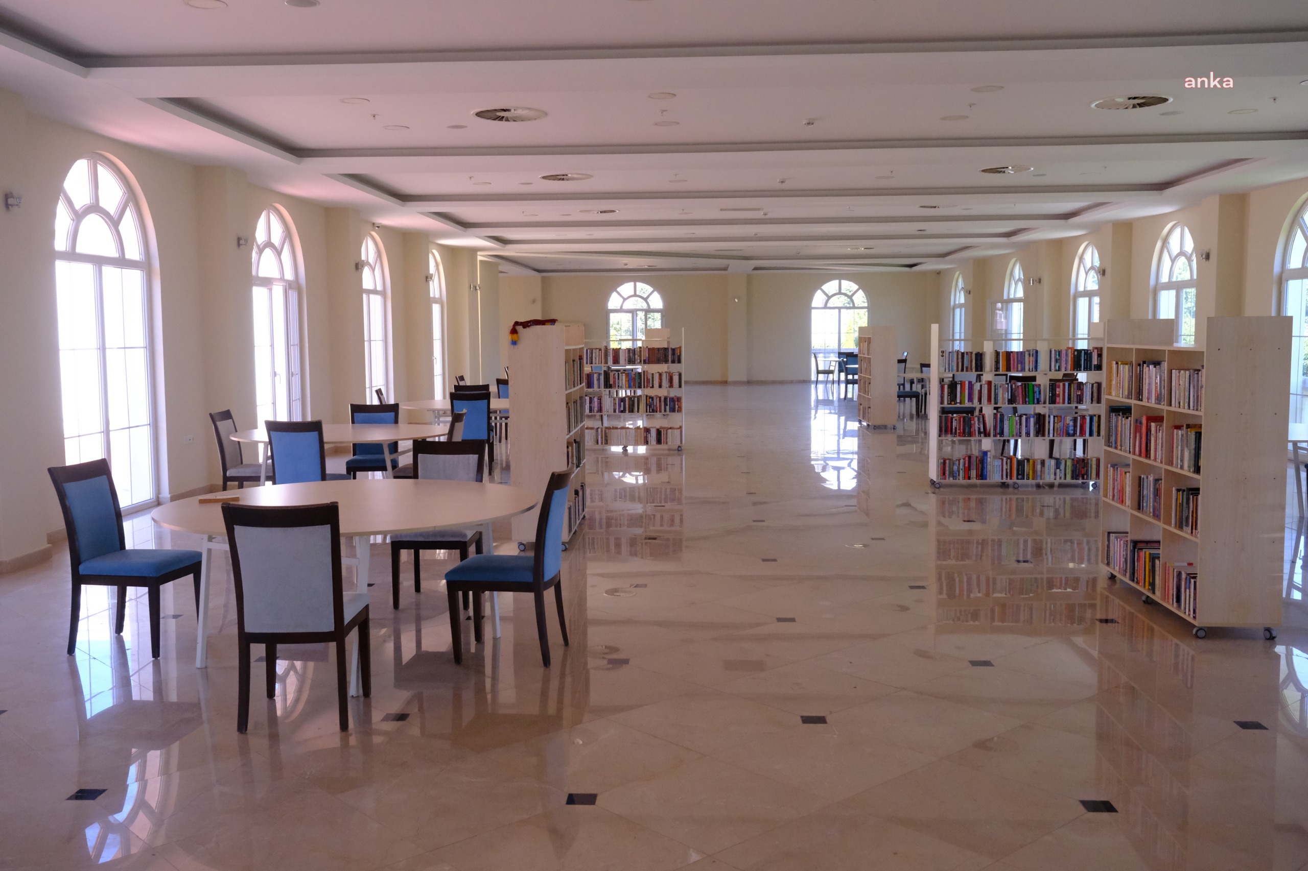 Eskişehir Büyükşehir Belediyesi tarafından hizmete açılan 'Sosyal Kütüphane', kitap bağışı bekliyor