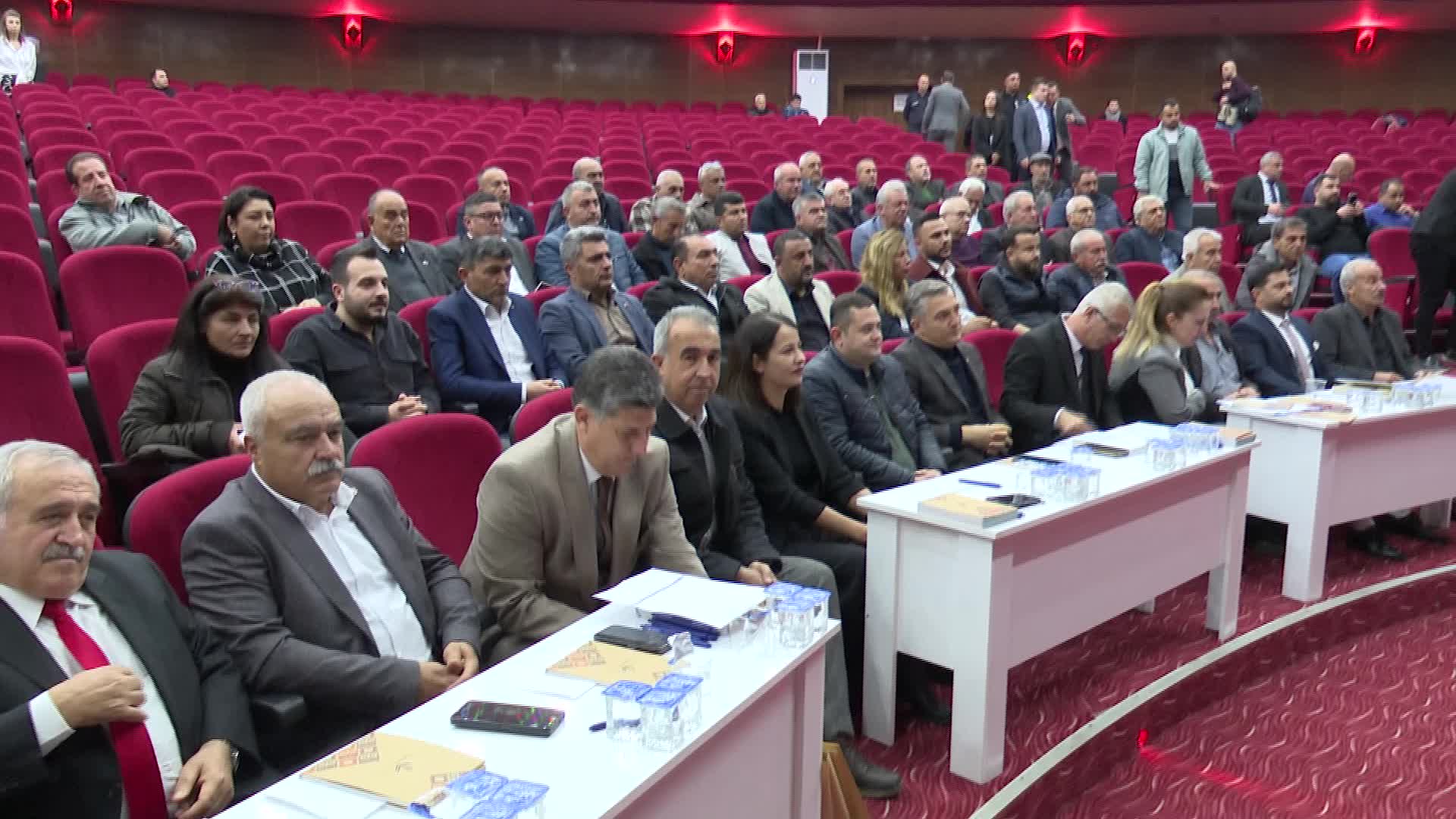İzmir Büyükşehir Belediye Başkanı Tugay Torbalı’da muhtarlarla bir araya geldi