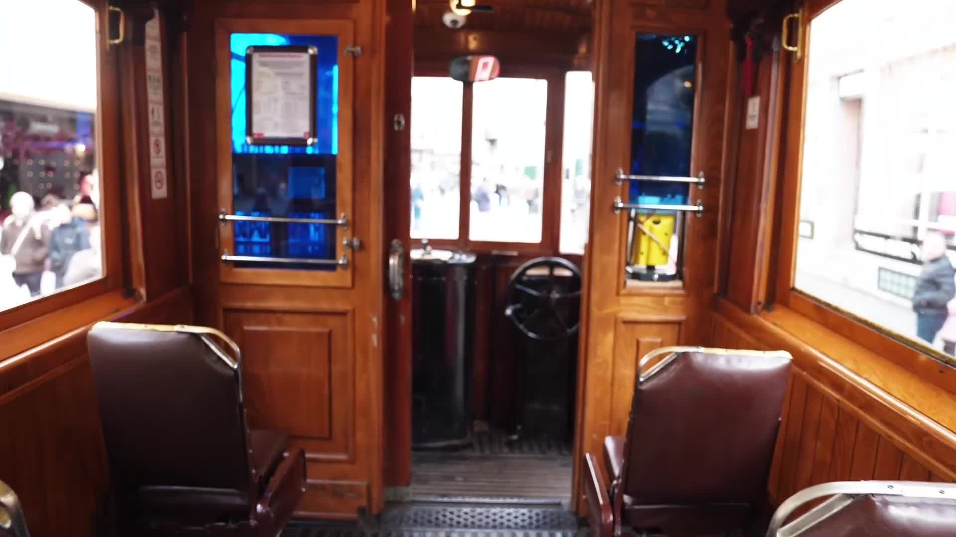 İETT’den Ferdi Tayfur'un anısına özel tramvay ve otobüs
