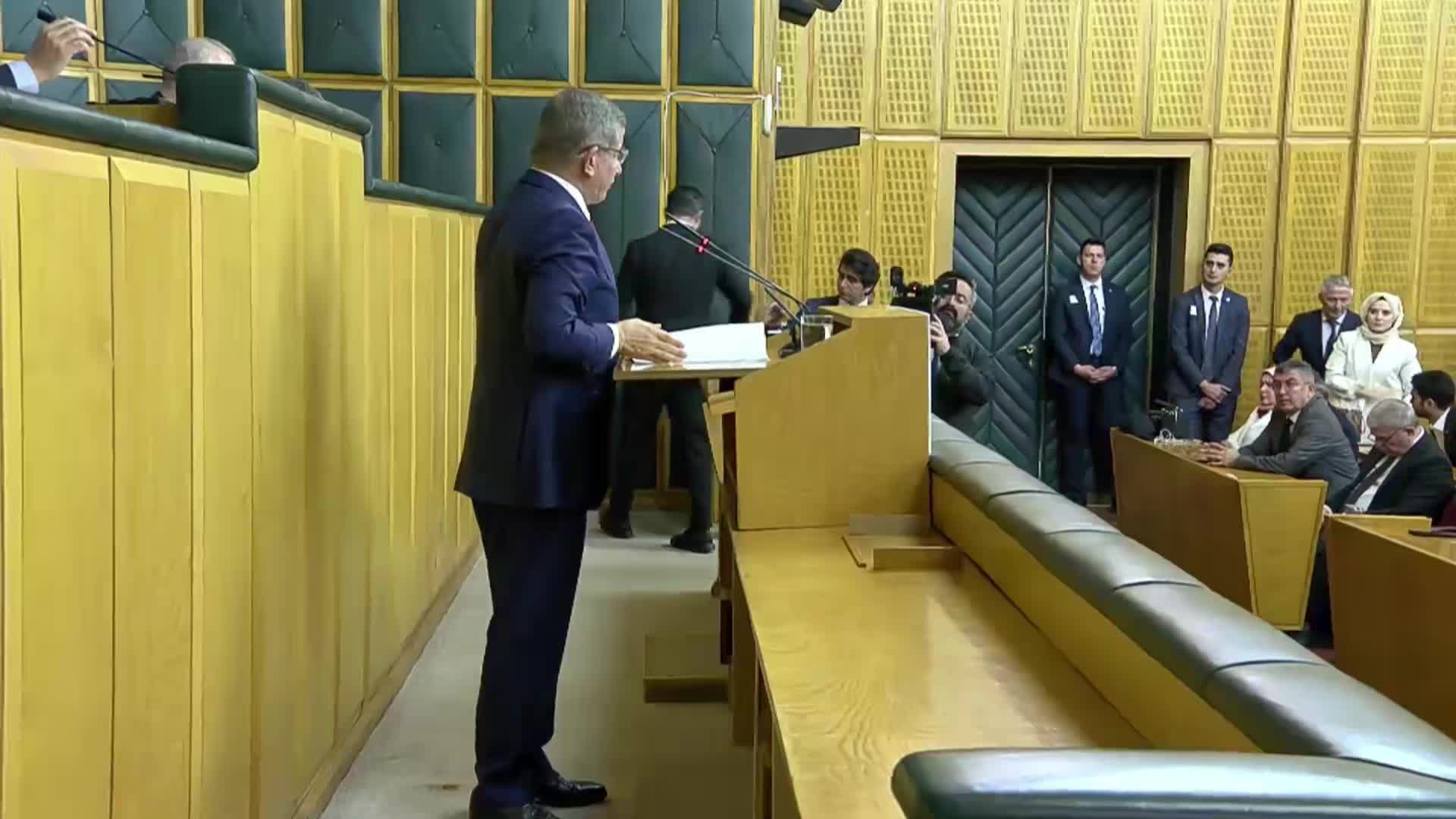 Saadet-Gelecek grup toplantısı... Davutoğlu'ndan Cumhurbaşkanı Erdoğan'a: "Çıkıp net olarak pozisyonunu açıklamalı"
