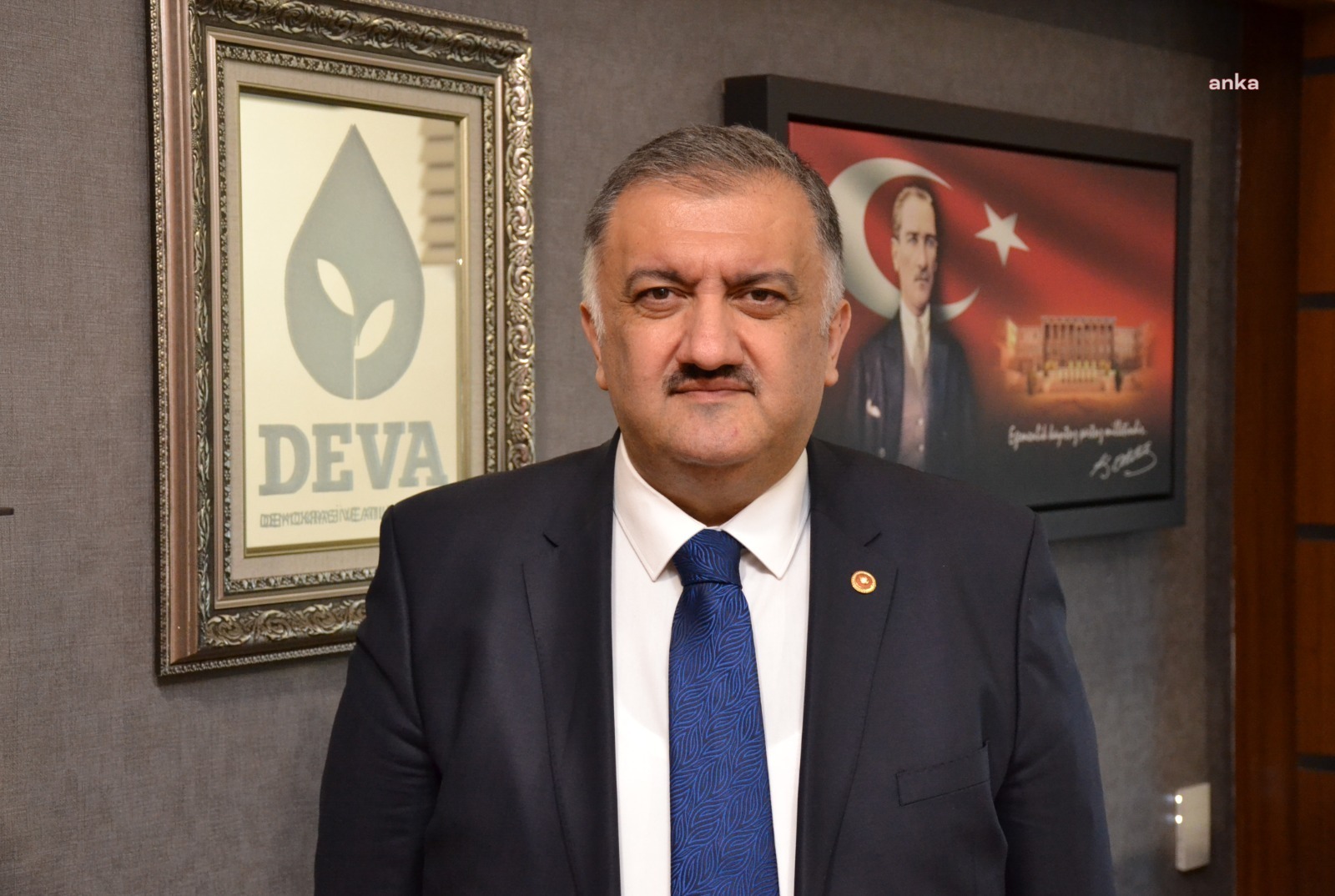 DEVA Partili Karal, Bakan Yumaklı'ya içinden su çıkan paket sütleri sordu: "Bu skandala sebep olan denetim eksikliği hakkında inceleme başlatılmış mıdır?"